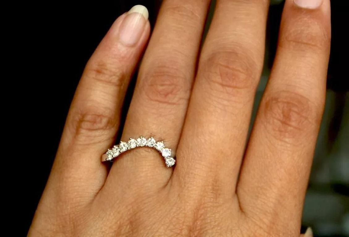 Curved Diamond Stack Ring in 14k Gold Asymmetric Bridal Wedding Band In New Condition For Sale In Chicago, IL