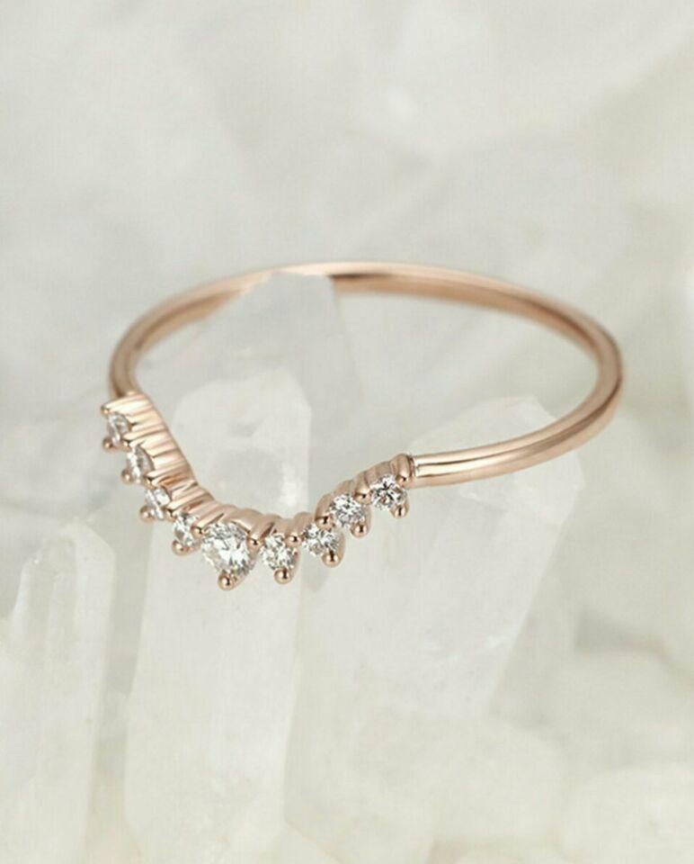 Gebogenes Diamant-Hochzeitsband Rose Gold Verlobungsband Bridal Stacking Band NS9
Geringes Gewicht, kann jeden Tag getragen werden

Zusätzliche Informationen:
Zustand: Neu ohne Etiketten: Ein brandneuer, unbenutzter und ungetragener Artikel