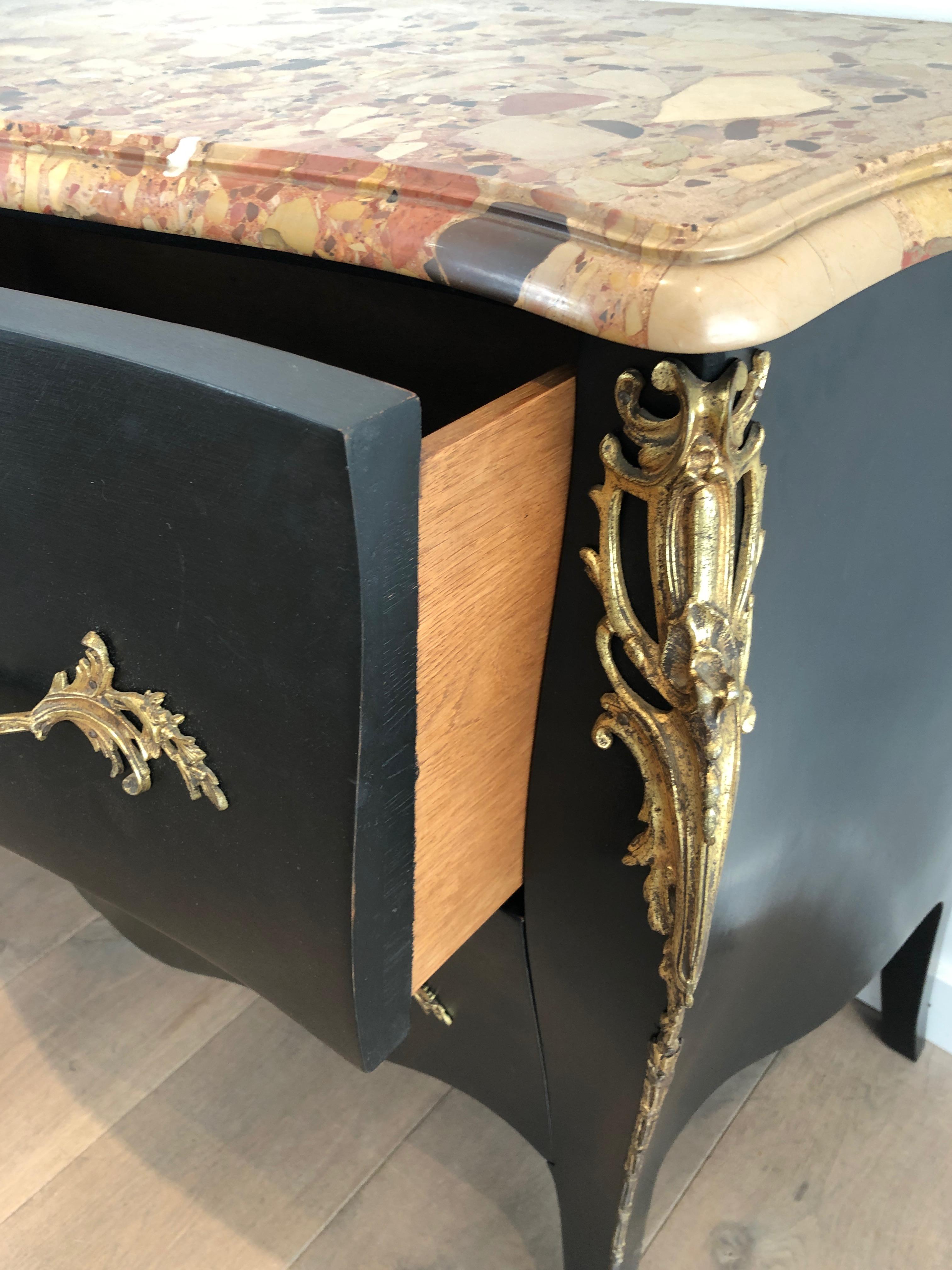 Curved Ebonized Chest of Drawers with Bronze Elements Stamped De Beyne Roubaix Bronce en venta