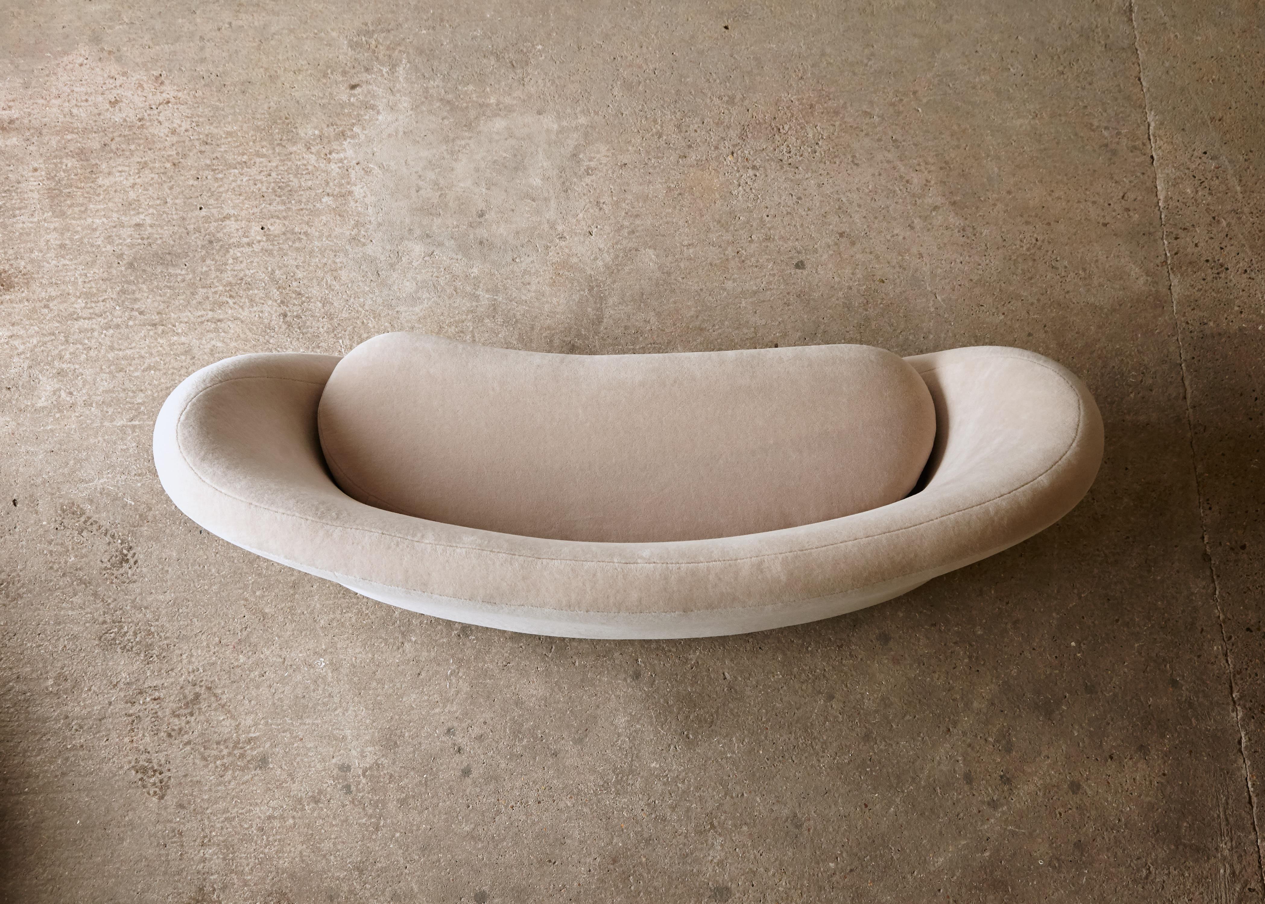Curved Egg Shape Sofa, in the Style of Ico Parisi, Italy, 1950s / 60s For Sale 3