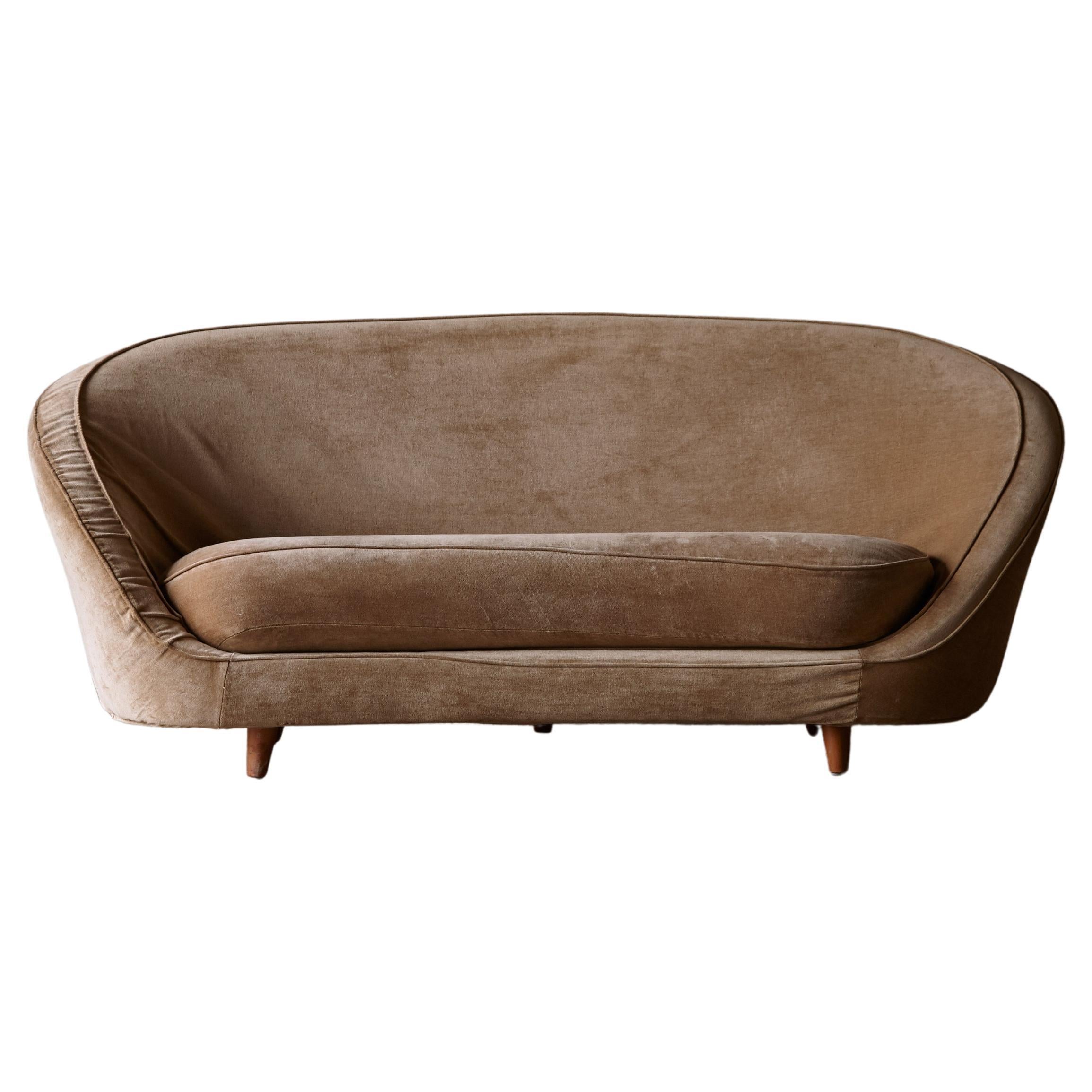 Curved Egg Shape Sofa, in the Style of Ico Parisi, Italy, 1950s / 60s