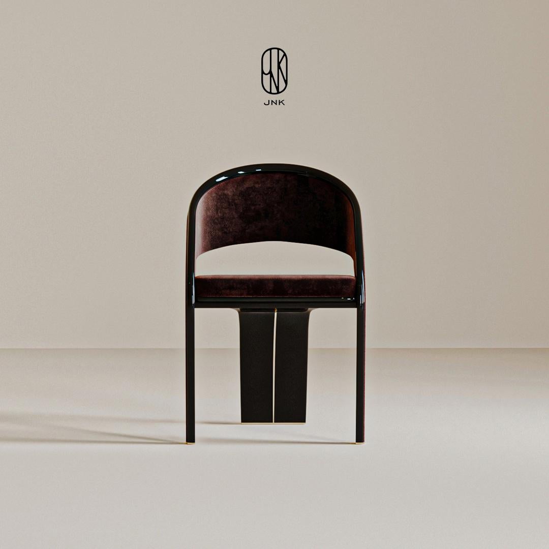 Moderne L'Elegance des courbes : The Contemporary Design of the Torres Chair by JNK (en anglais) en vente