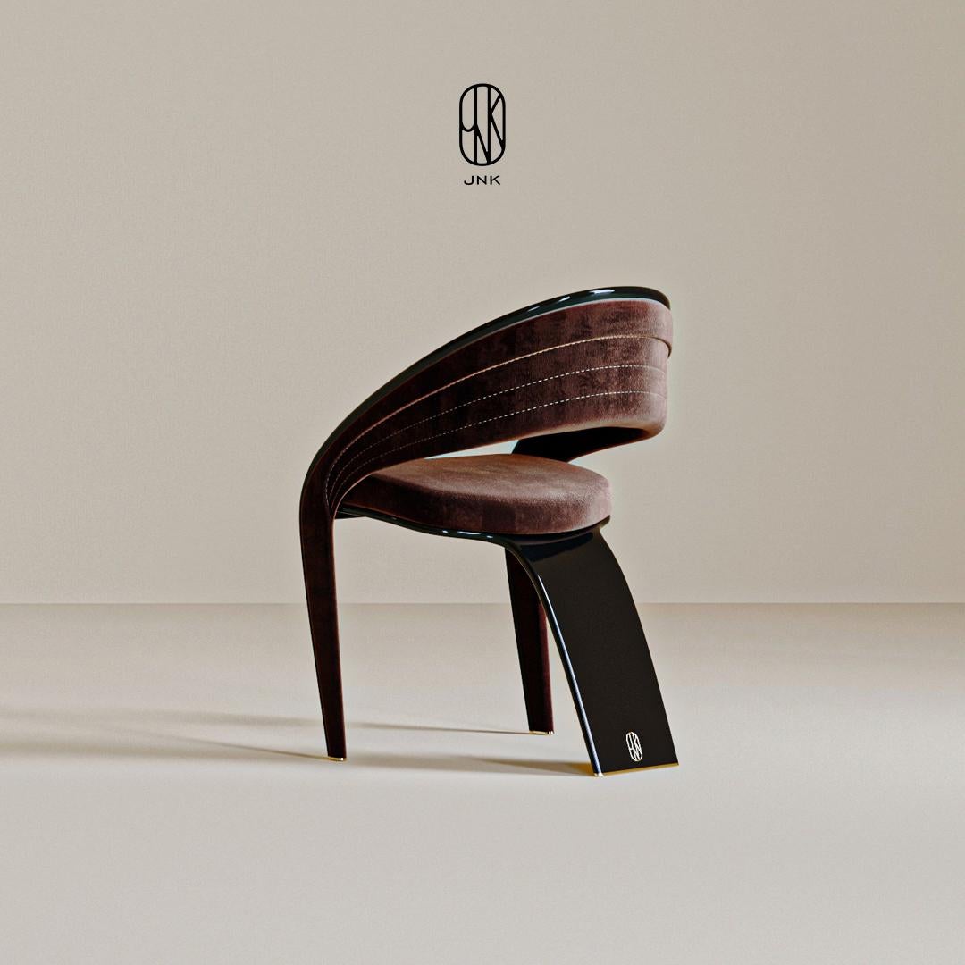 Turc L'Elegance des courbes : The Contemporary Design of the Torres Chair by JNK (en anglais) en vente