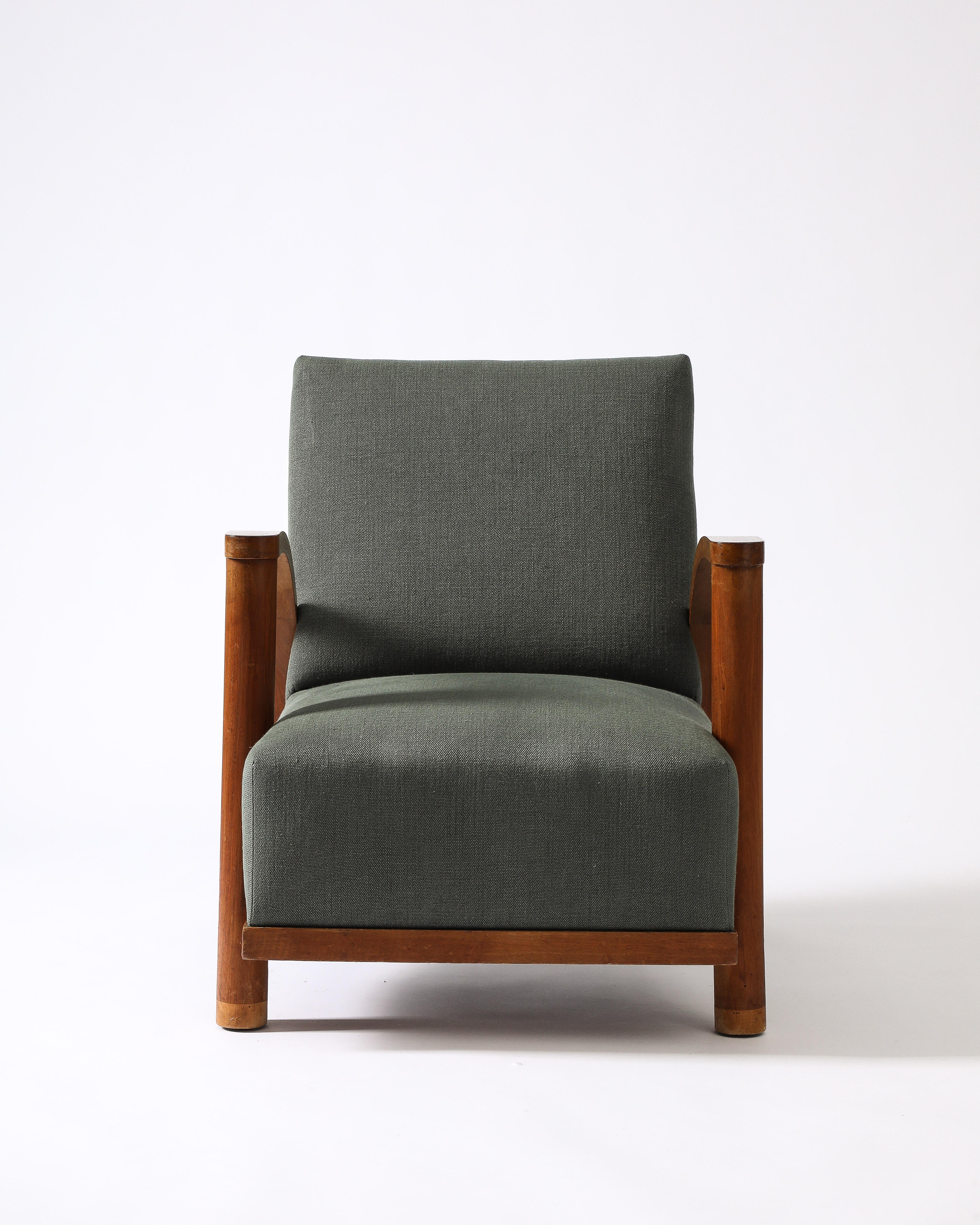 Sillón curvo de olmo con tapicería nueva, Francia, c. 1940 en venta 1