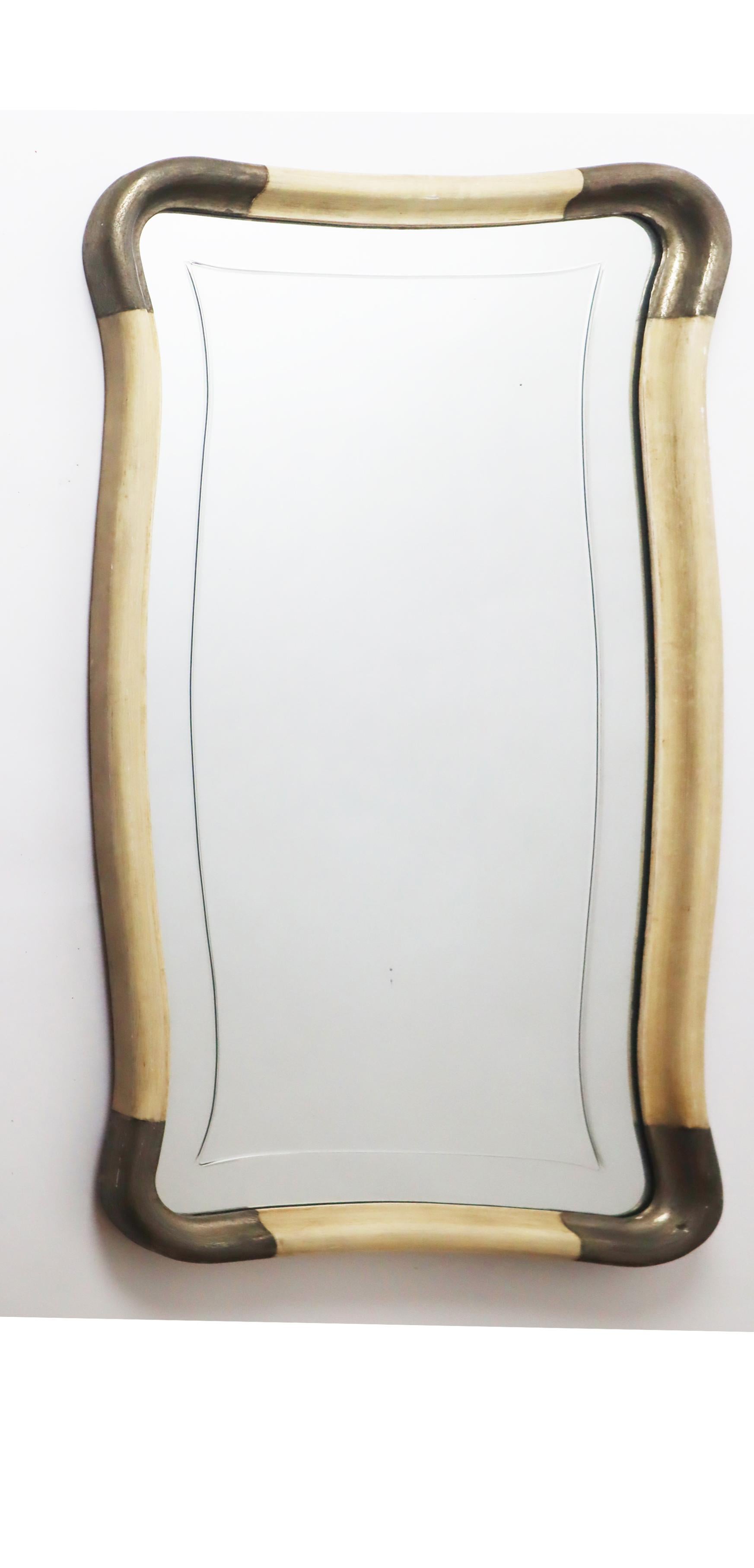 Espejo de Pared Curvo Grabado en Oro Blanco Art Deco Moderno, Italia 1950 en venta 1
