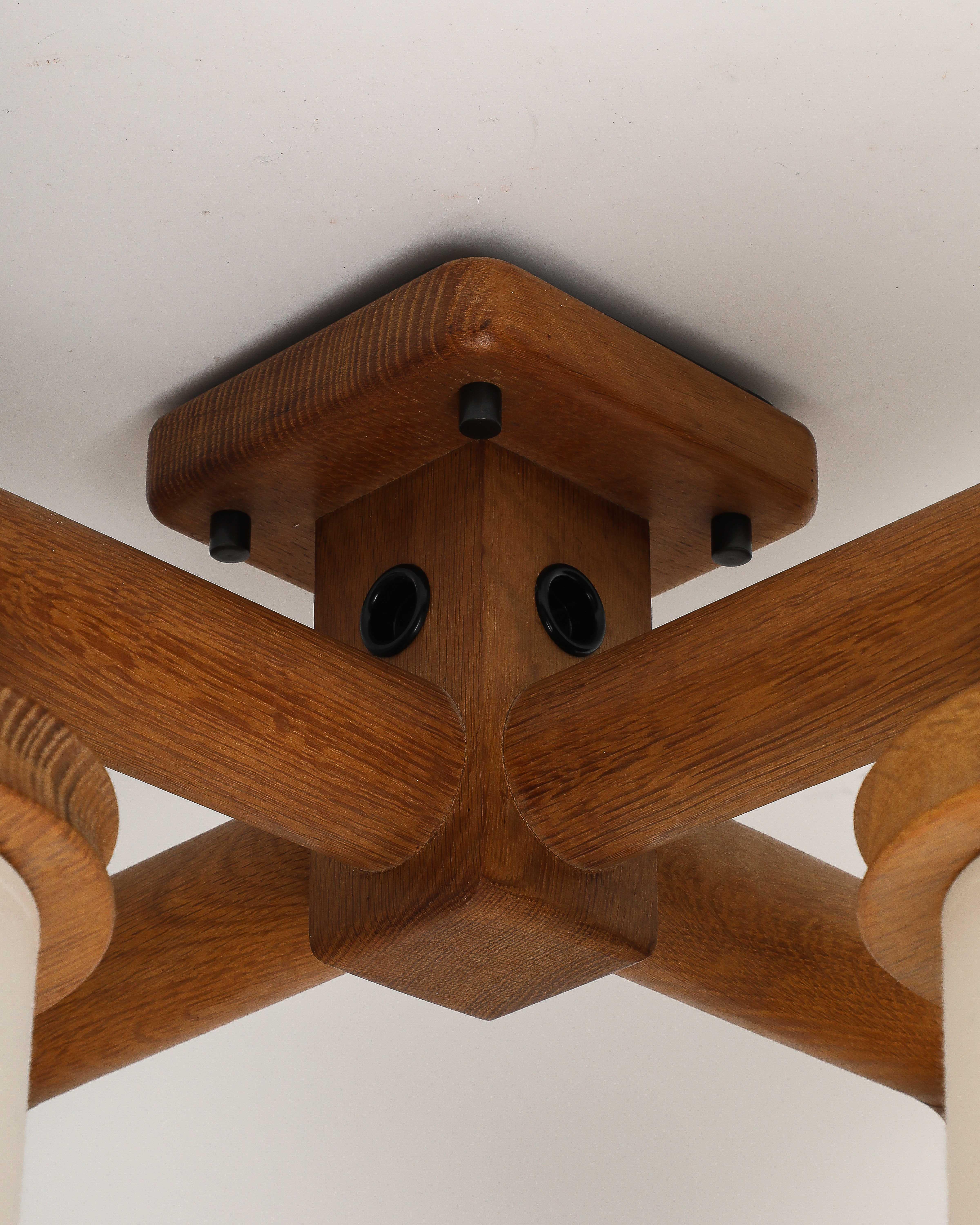 Lampadario curvo a quattro bracci in legno di Guillerme et Chambron, Francia, 1960 ca. in vendita 11