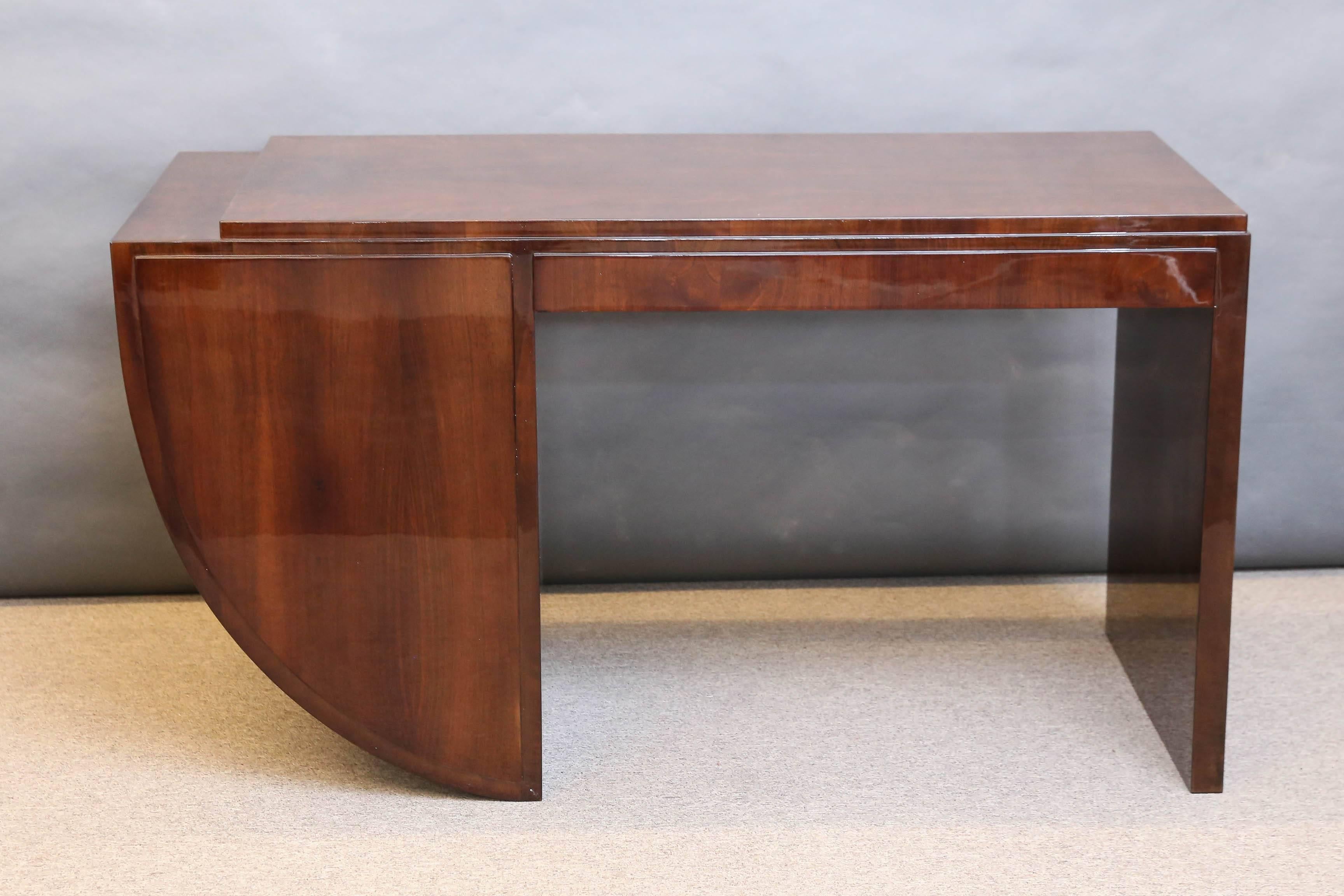 Curved French Art Deco Desk in Walnut 3