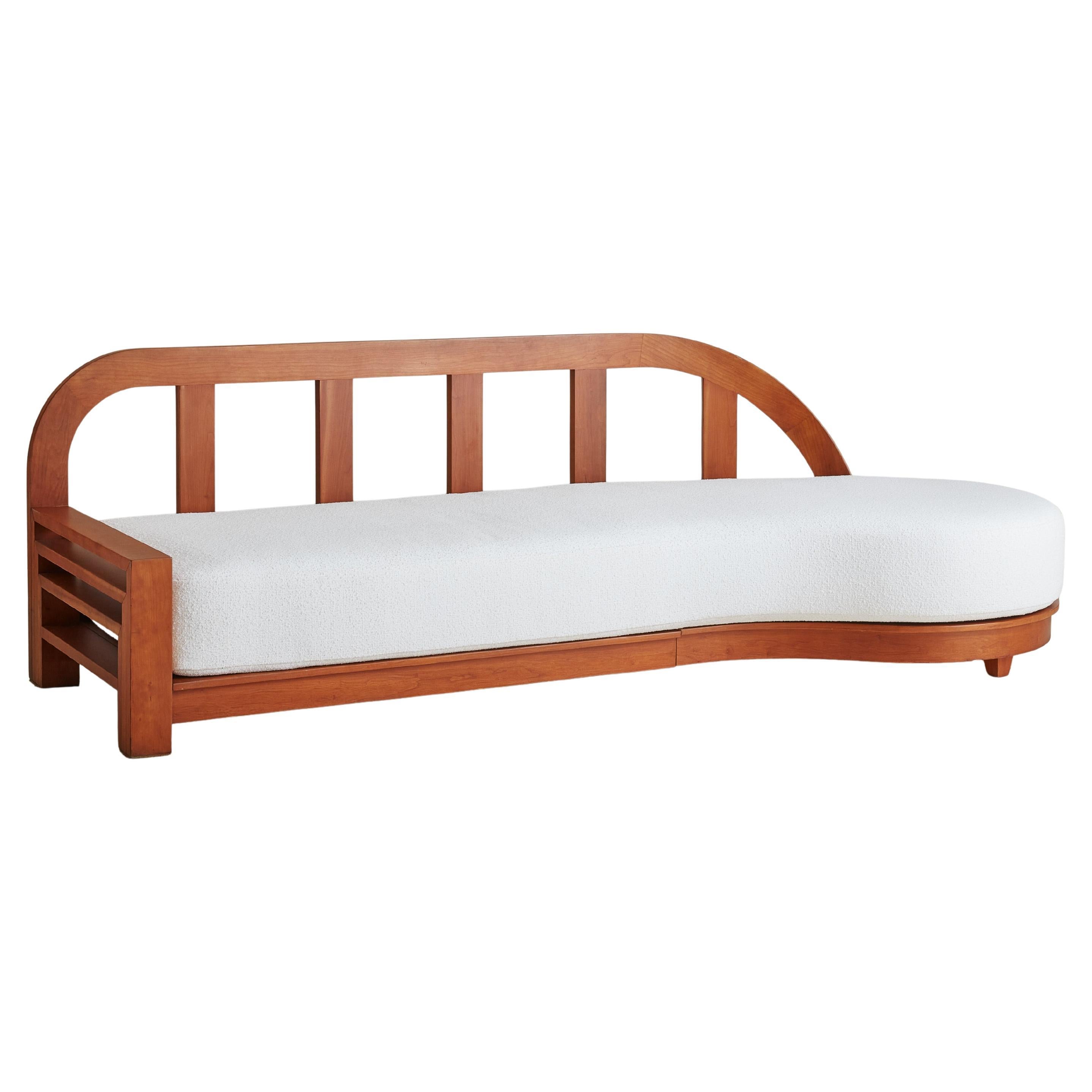 Curved French Daybed in Cream Boucle, 1980
s