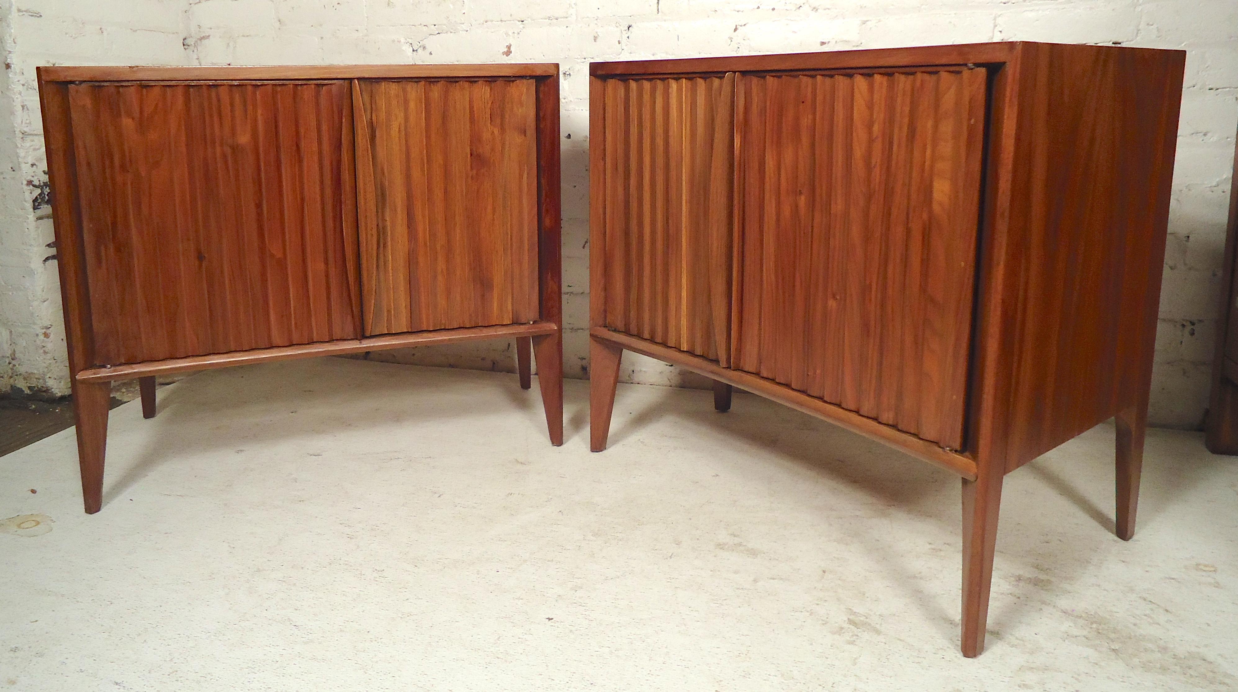 Pair of Mid-Century Modern side tables with double door storage.
(Please confirm item location - NY or NJ - with dealer).
  
