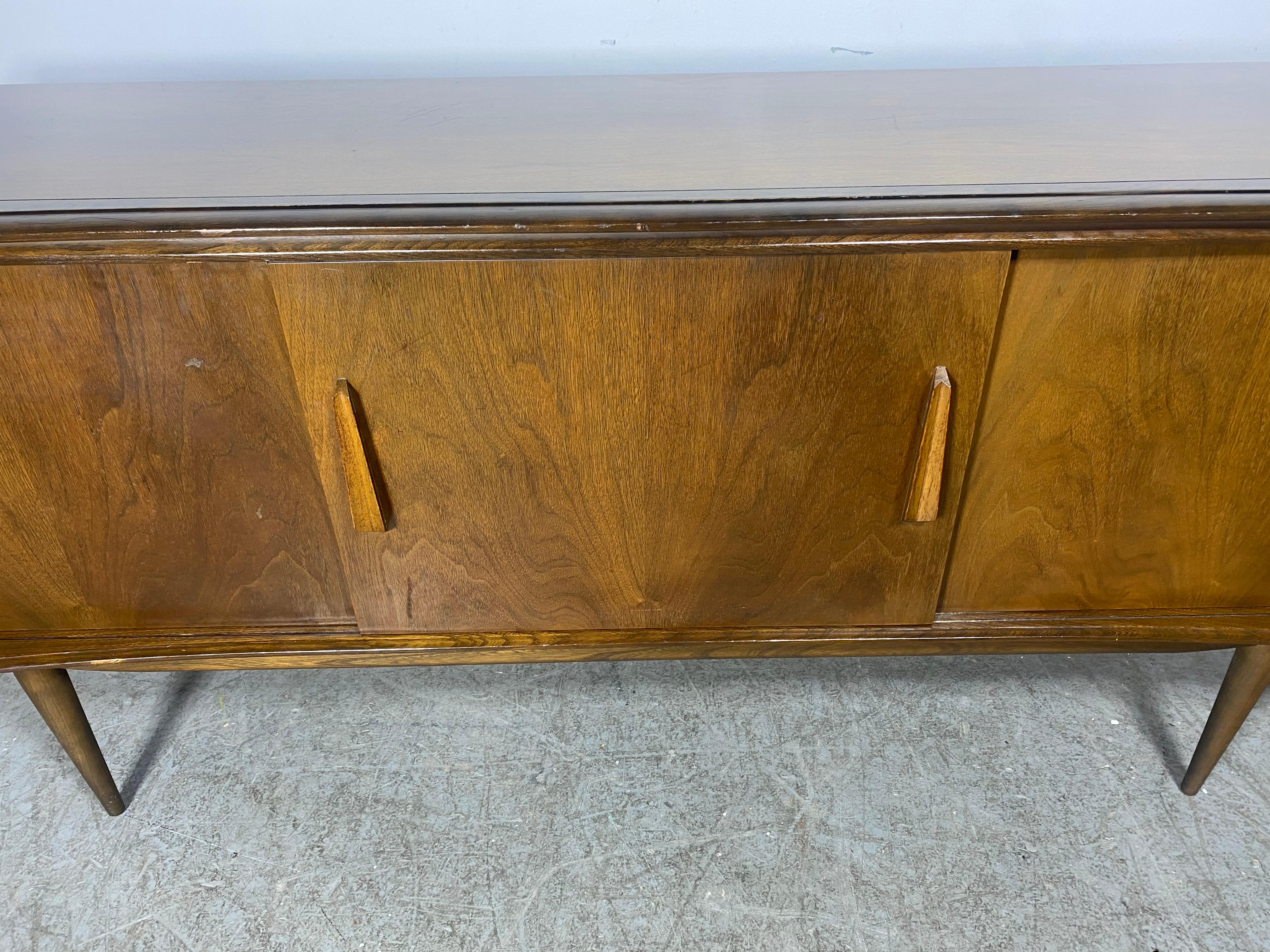 Mid-20th Century Curved front Walnut Credenza by Deilcraft. 1950’s,  Classic Modernist Design For Sale