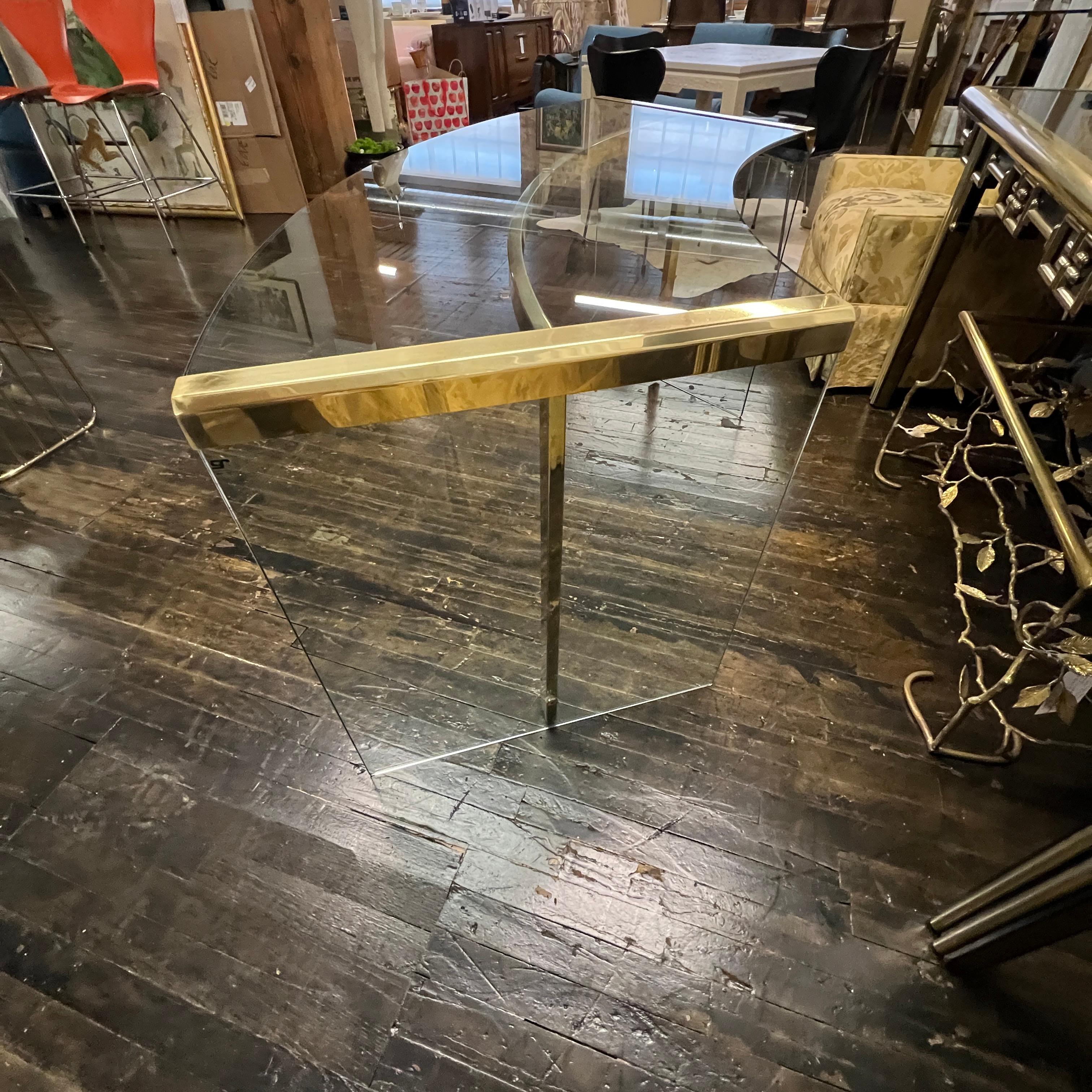 Curved Glass and Brass President Desk By Gallotti & Radice, Italy In Good Condition In Chicago, IL