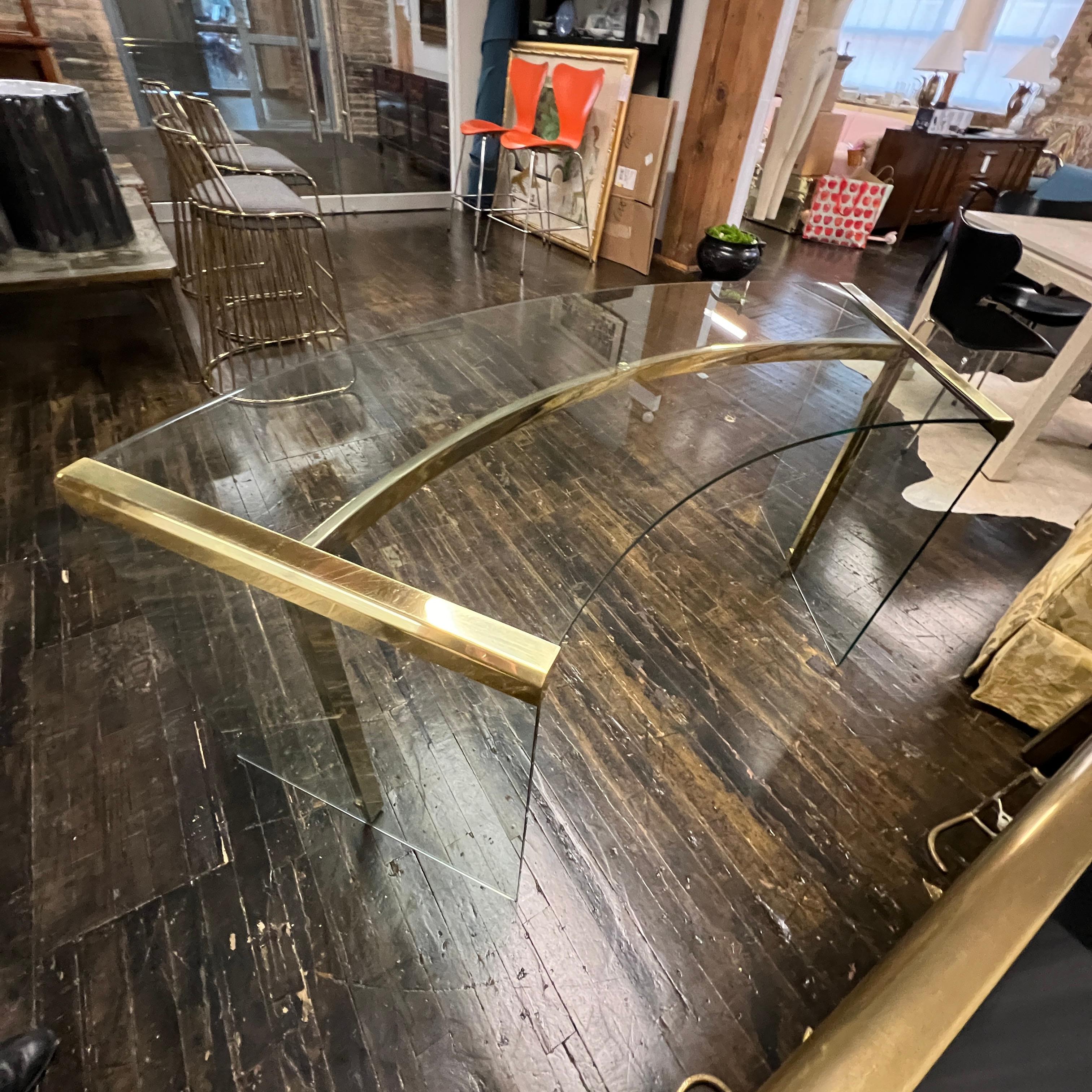 Late 20th Century Curved Glass and Brass President Desk By Gallotti & Radice, Italy