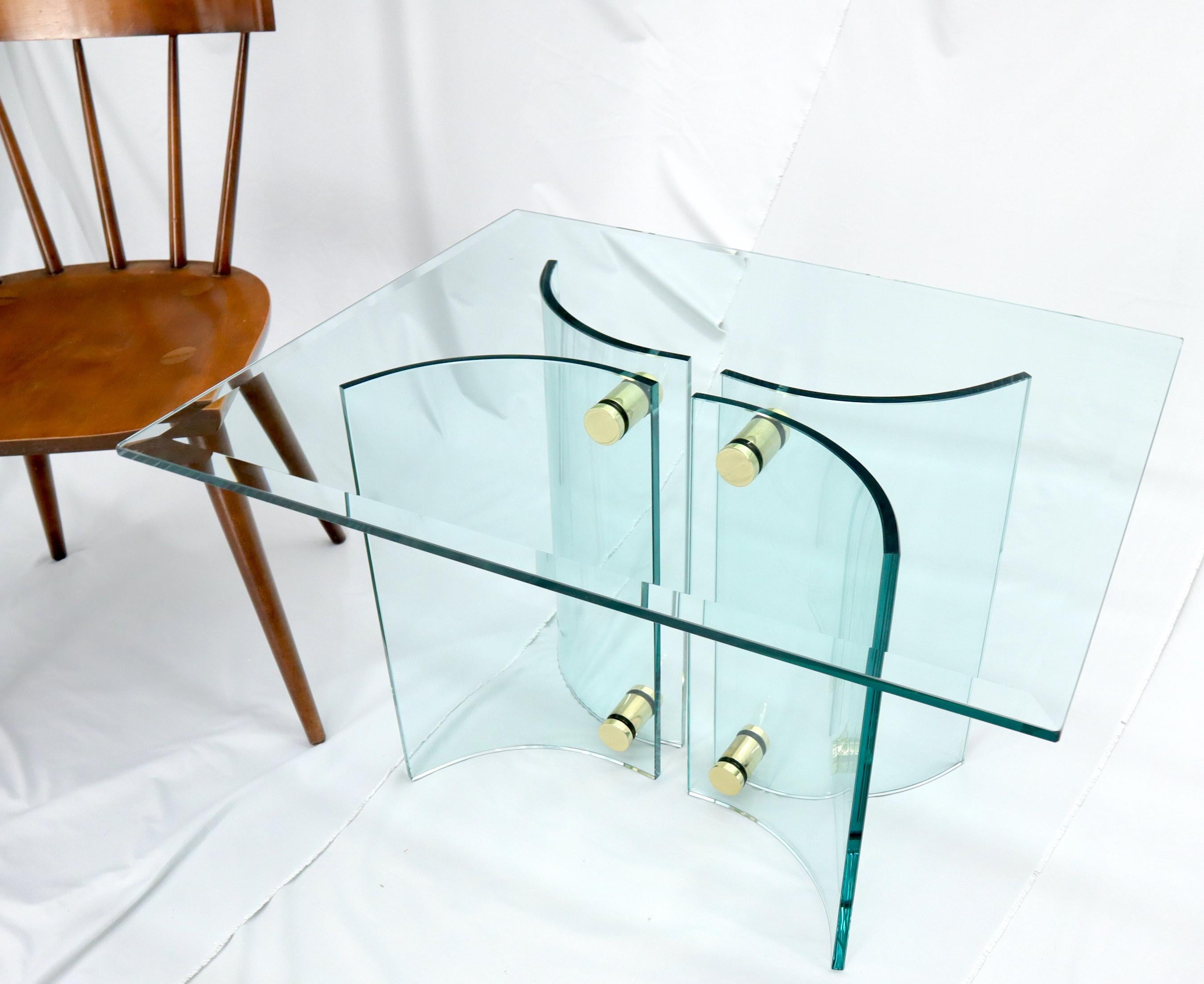 Mid-Century Modern curved glass base side end occasional table. Possible made by Pace Collection.
