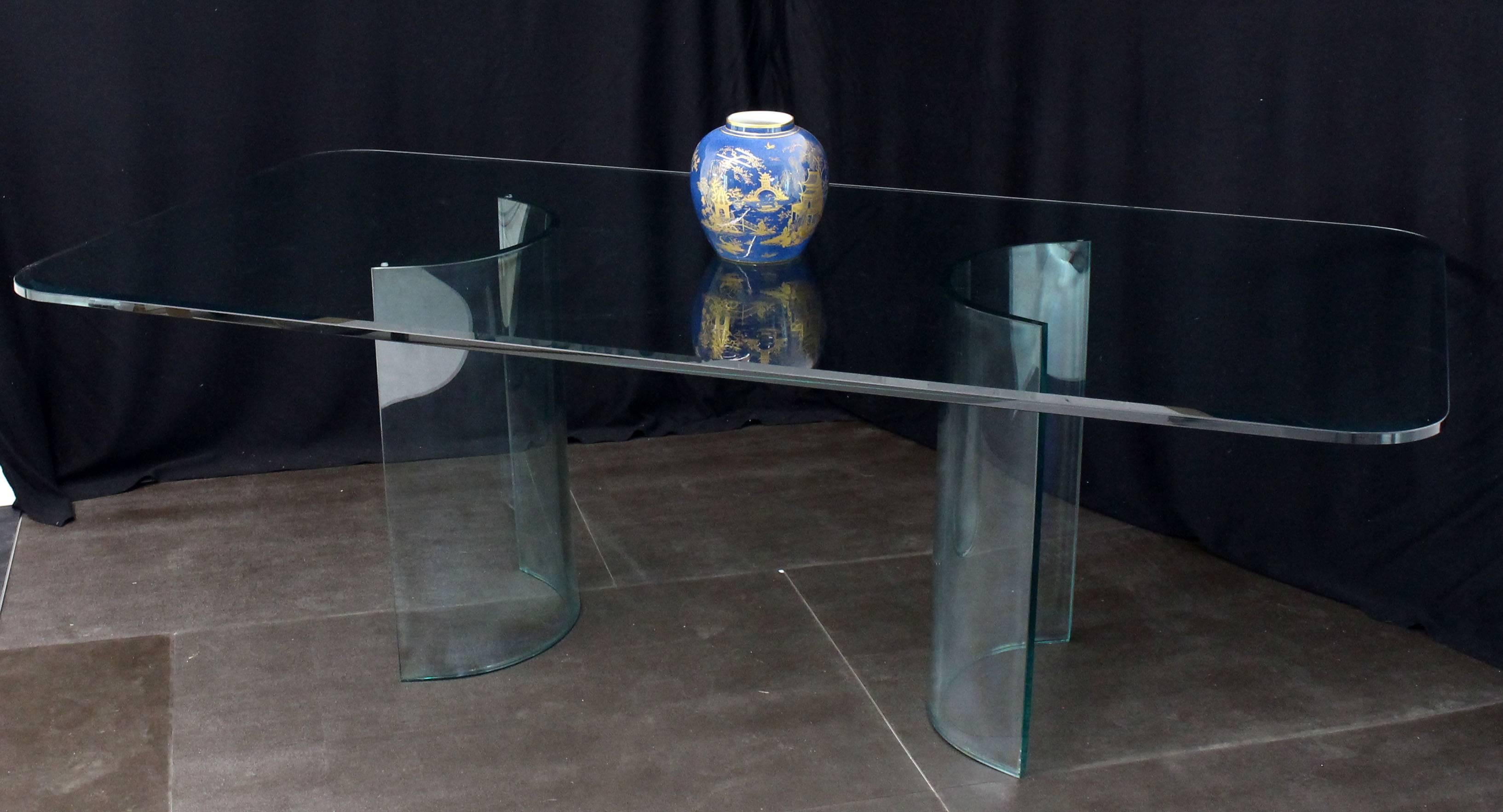 Curved Glass Base Thick 3/4 Glass Top Large Dining Conference Table In Excellent Condition In Rockaway, NJ
