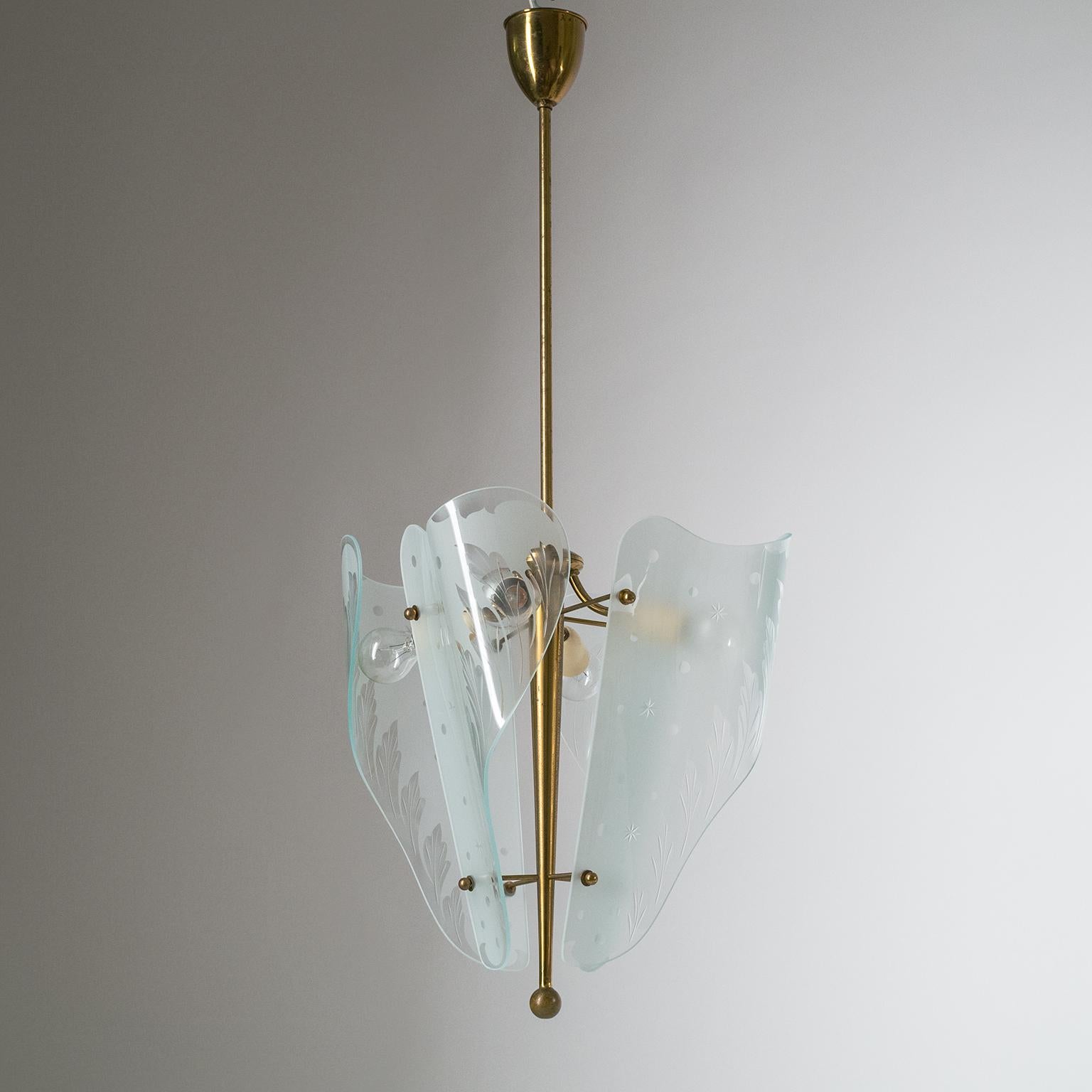 Italian Curved Glass Chandelier, circa 1955, Luigi Brusotti (Attr.) 2
