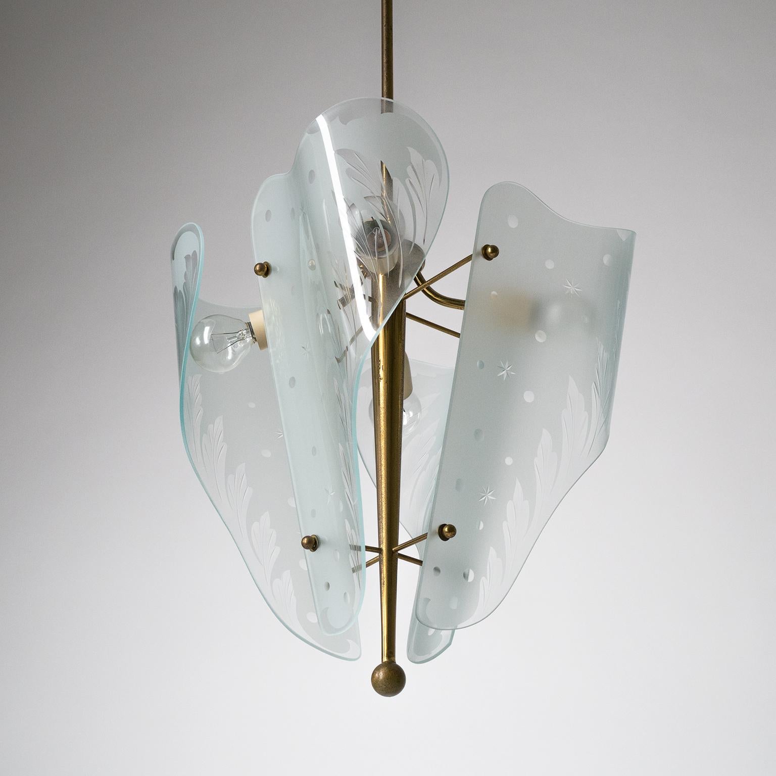 Italian Curved Glass Chandelier, circa 1955, Luigi Brusotti (Attr.) 3