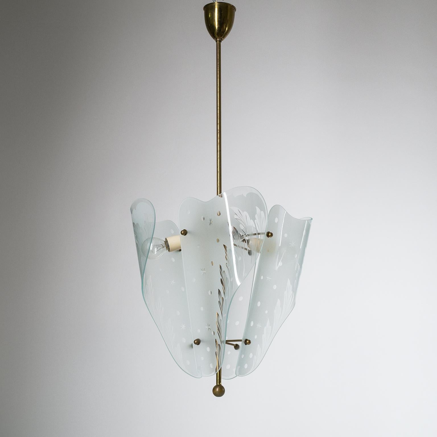 Frosted Italian Curved Glass Chandelier, circa 1955, Luigi Brusotti (Attr.)