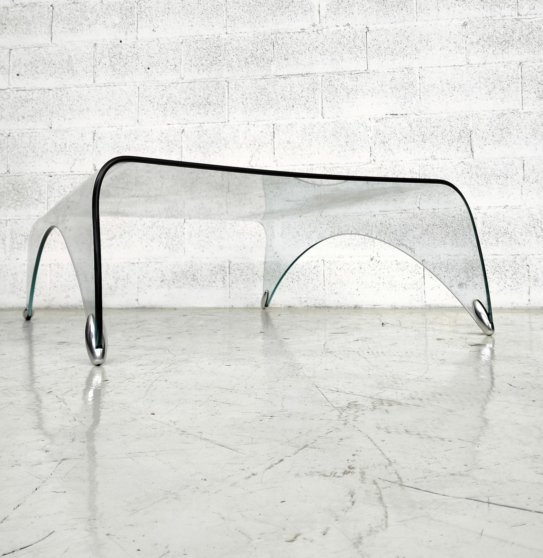Founder of the Bolidismo cultural movement and a key figure in the Memphis scene, Massimo Iosa Ghini is a key figure in Italian architecture and design, a defining figure in the 1980s. His creations for Moroso and Memphis stand out for their bold
