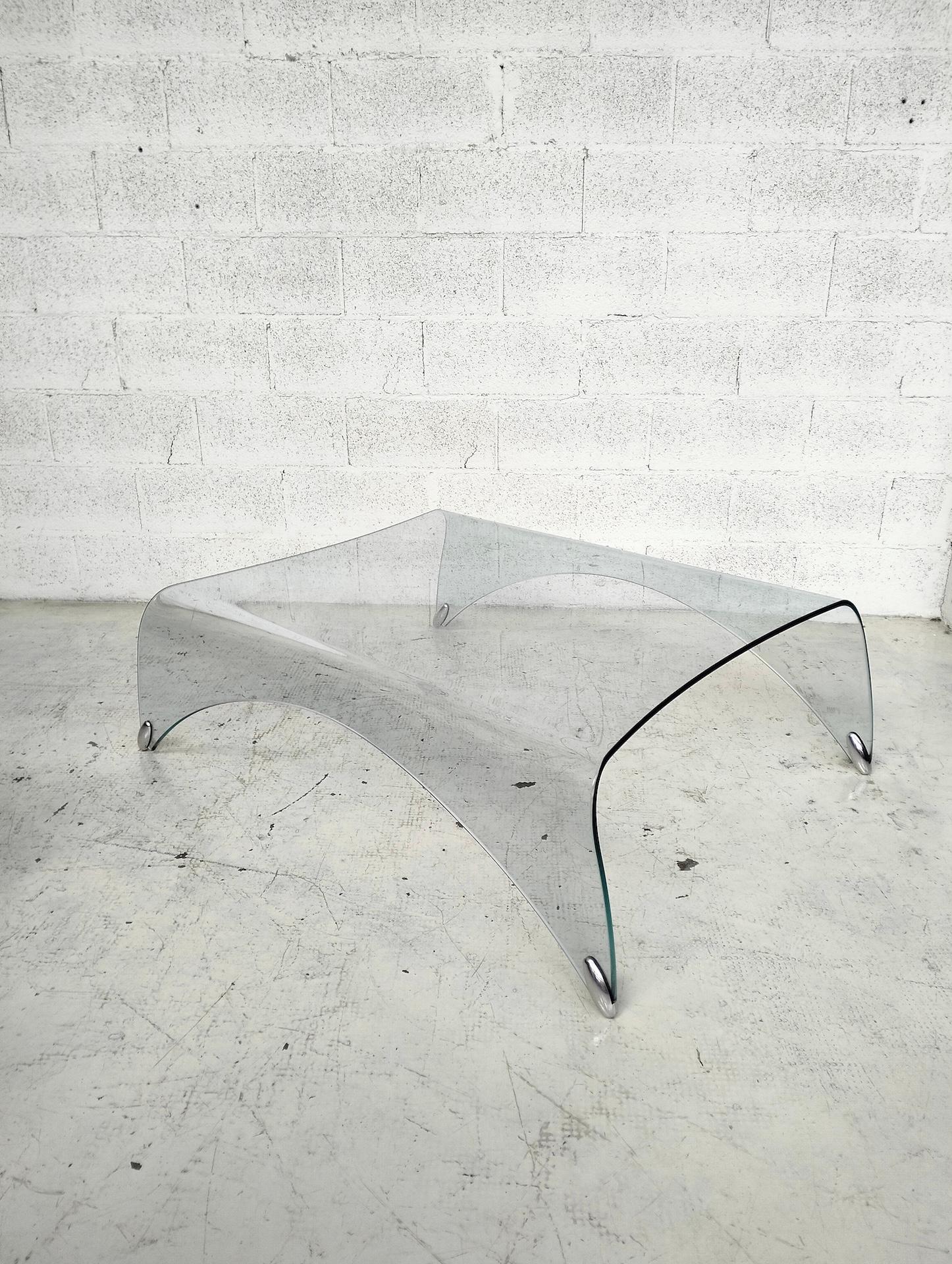 Contemporary Curved glass coffee table “Genio” by Massimo Iosa Ghini for Fiam  2000s For Sale