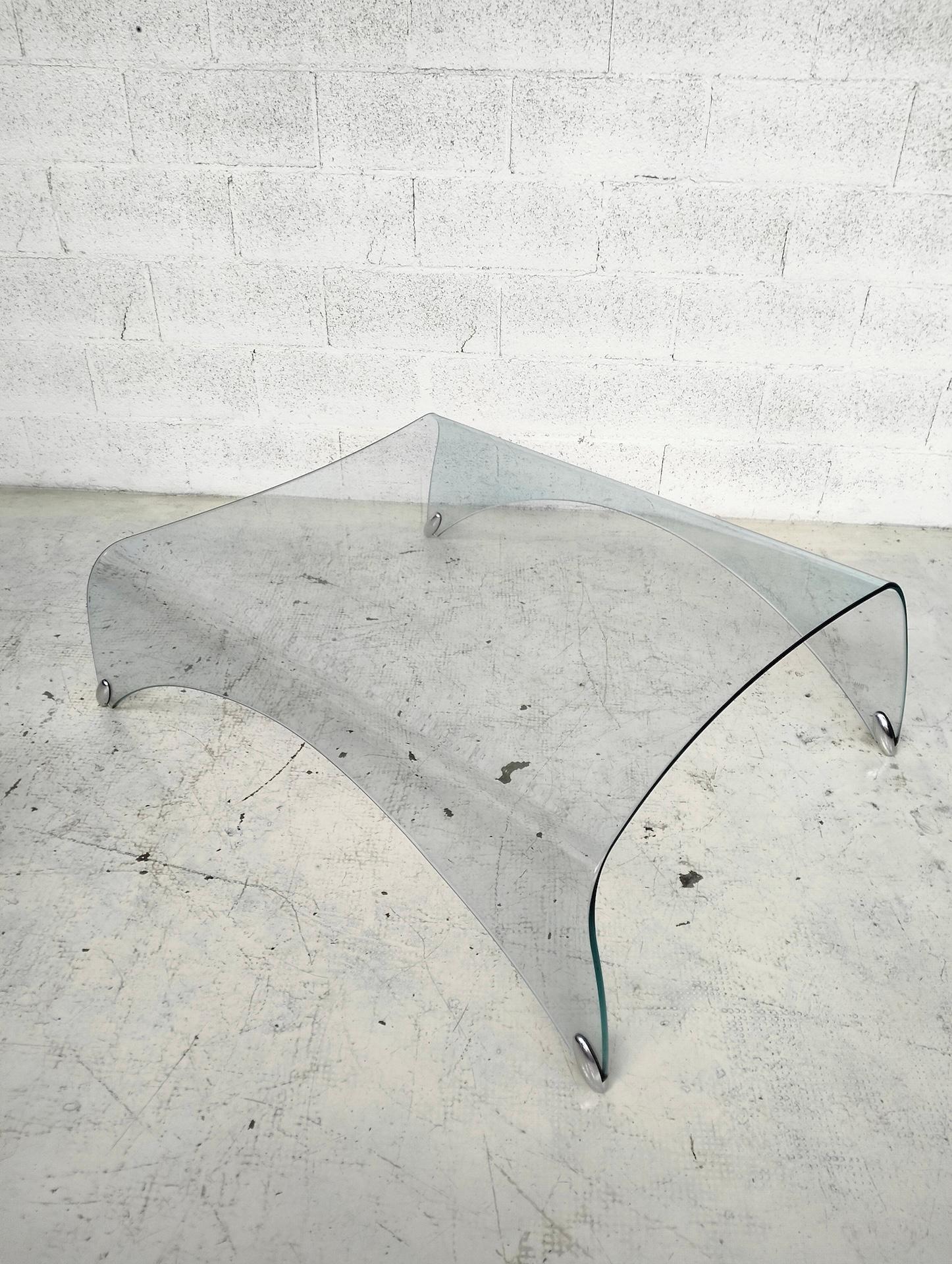 Glass Curved glass coffee table “Genio” by Massimo Iosa Ghini for Fiam  2000s For Sale