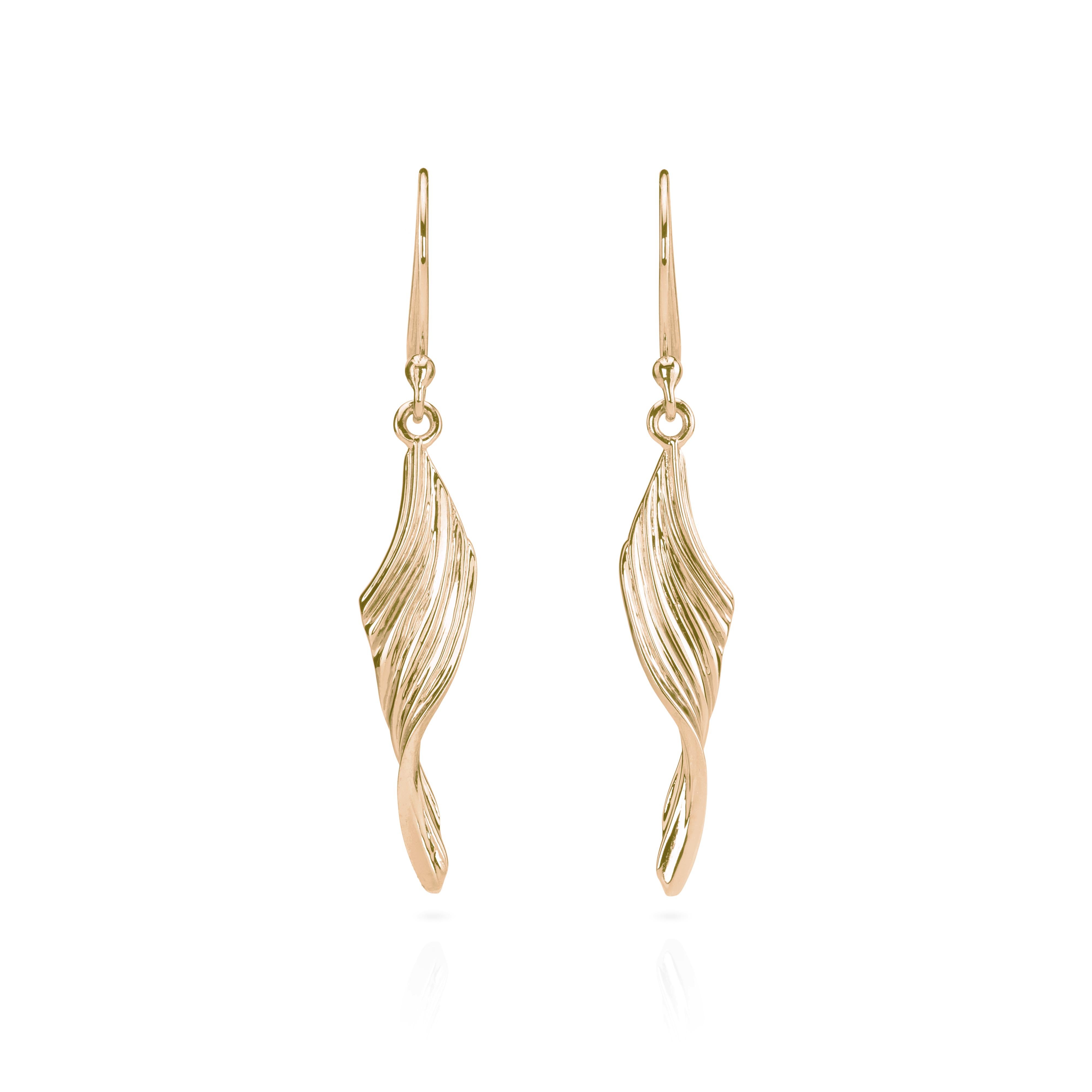 Contemporain Pendants d'oreilles courbes en coquillage d'or en vente
