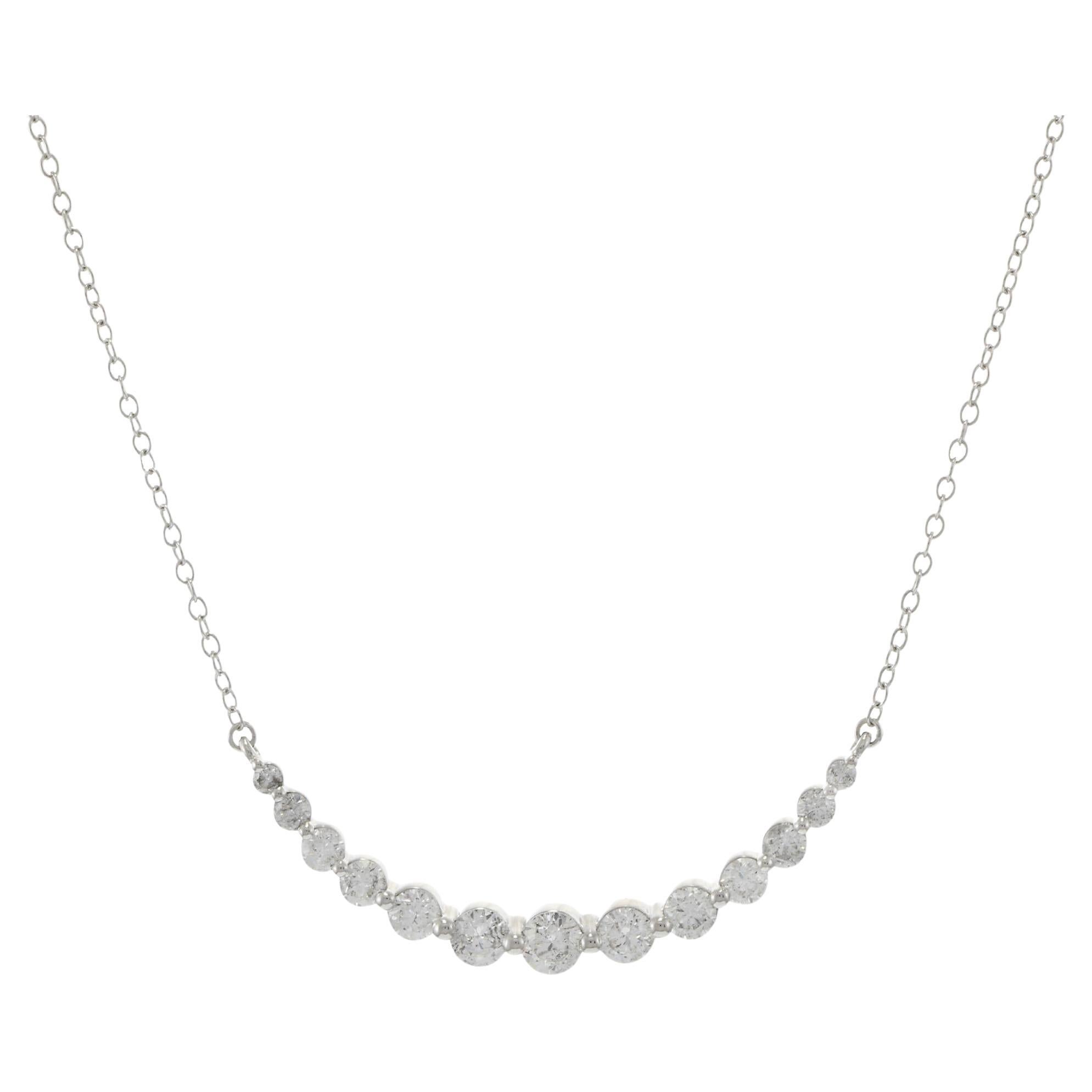 Collier en or blanc 14KT à barrettes de diamants graduées et incurvées