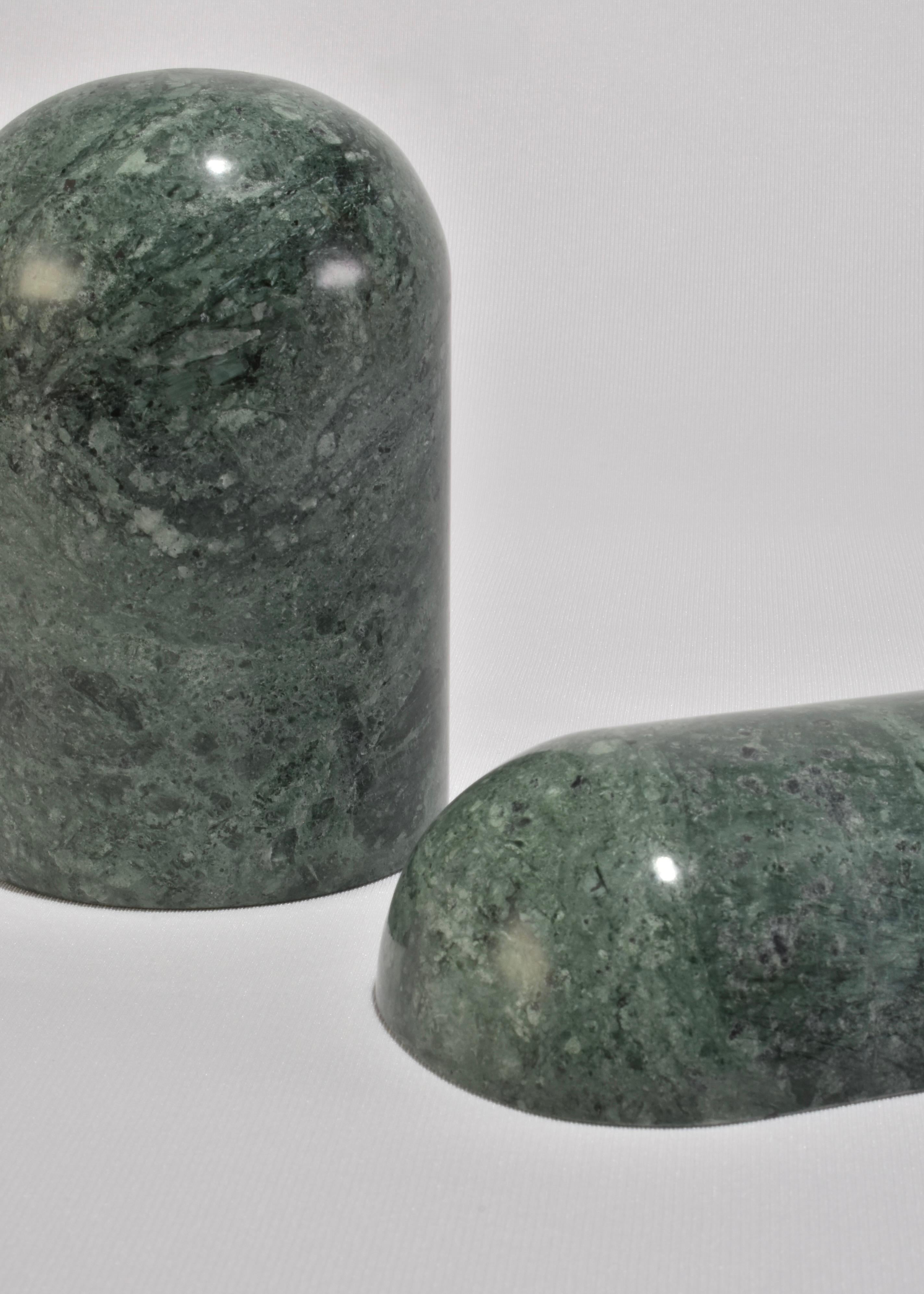 Sujetalibros curvo de granito en venta 1