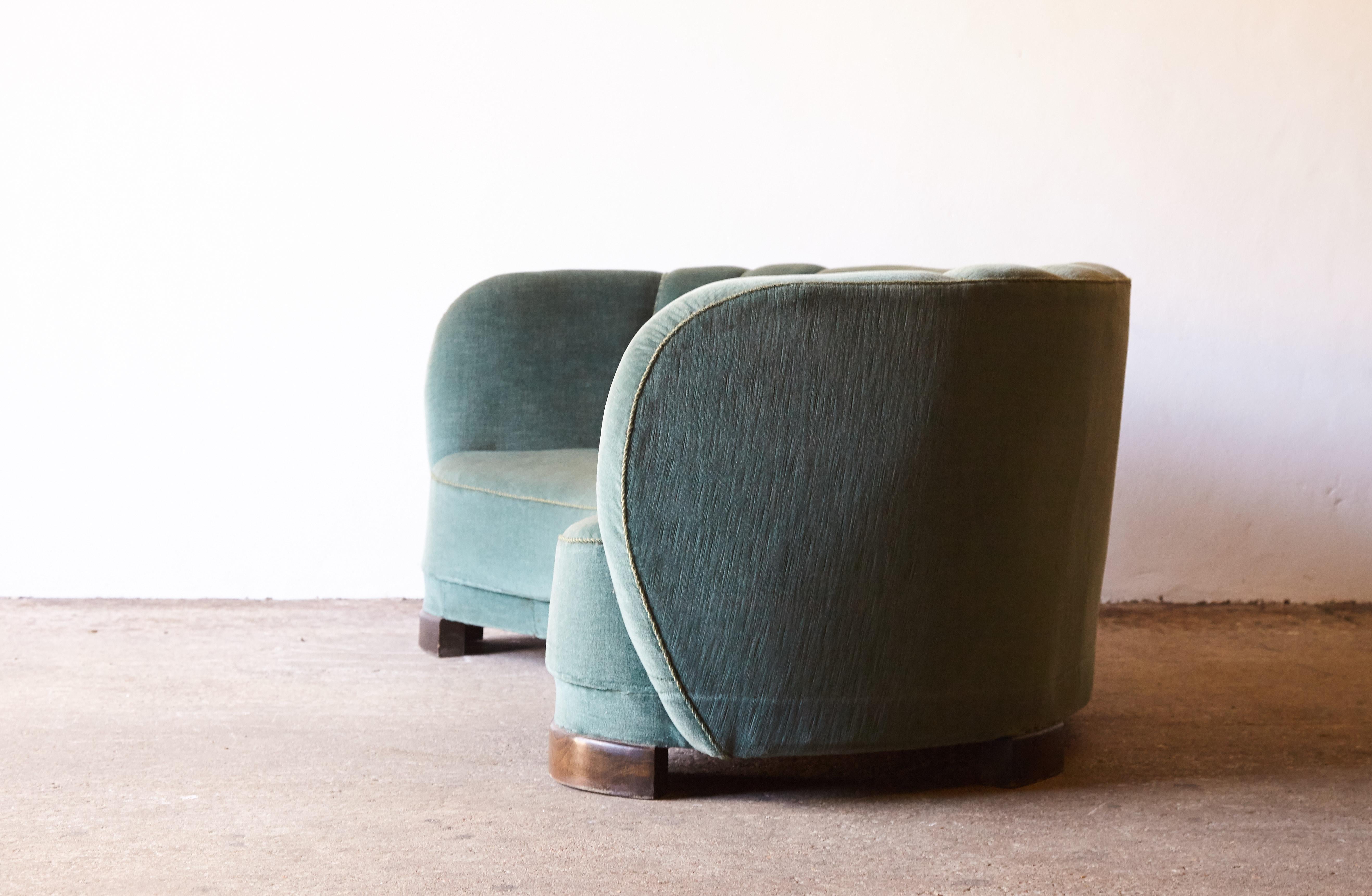 Curved Green Banana Sofa in Style of Viggo Boesen / Fritz Hansen, Denmark, 1940s 4