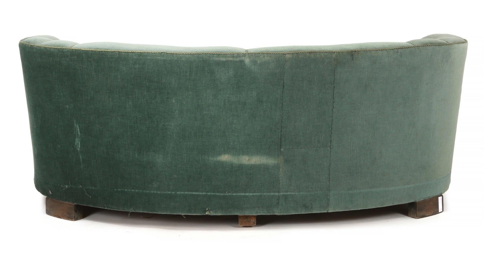 Curved Green Banana Sofa in Style of Viggo Boesen / Fritz Hansen, Denmark, 1940s In Good Condition In London, GB