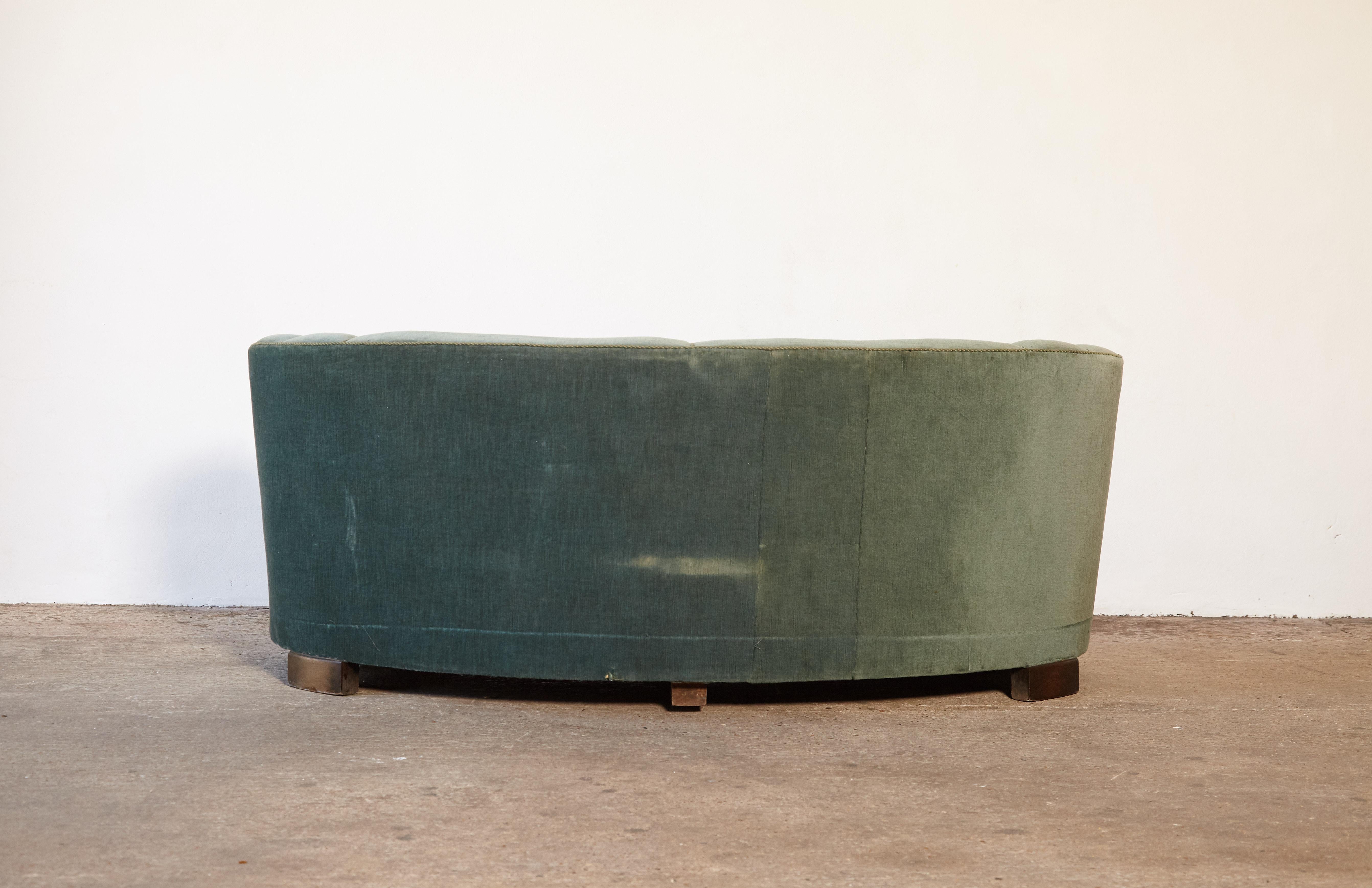 Curved Green Banana Sofa in Style of Viggo Boesen / Fritz Hansen, Denmark, 1940s 1