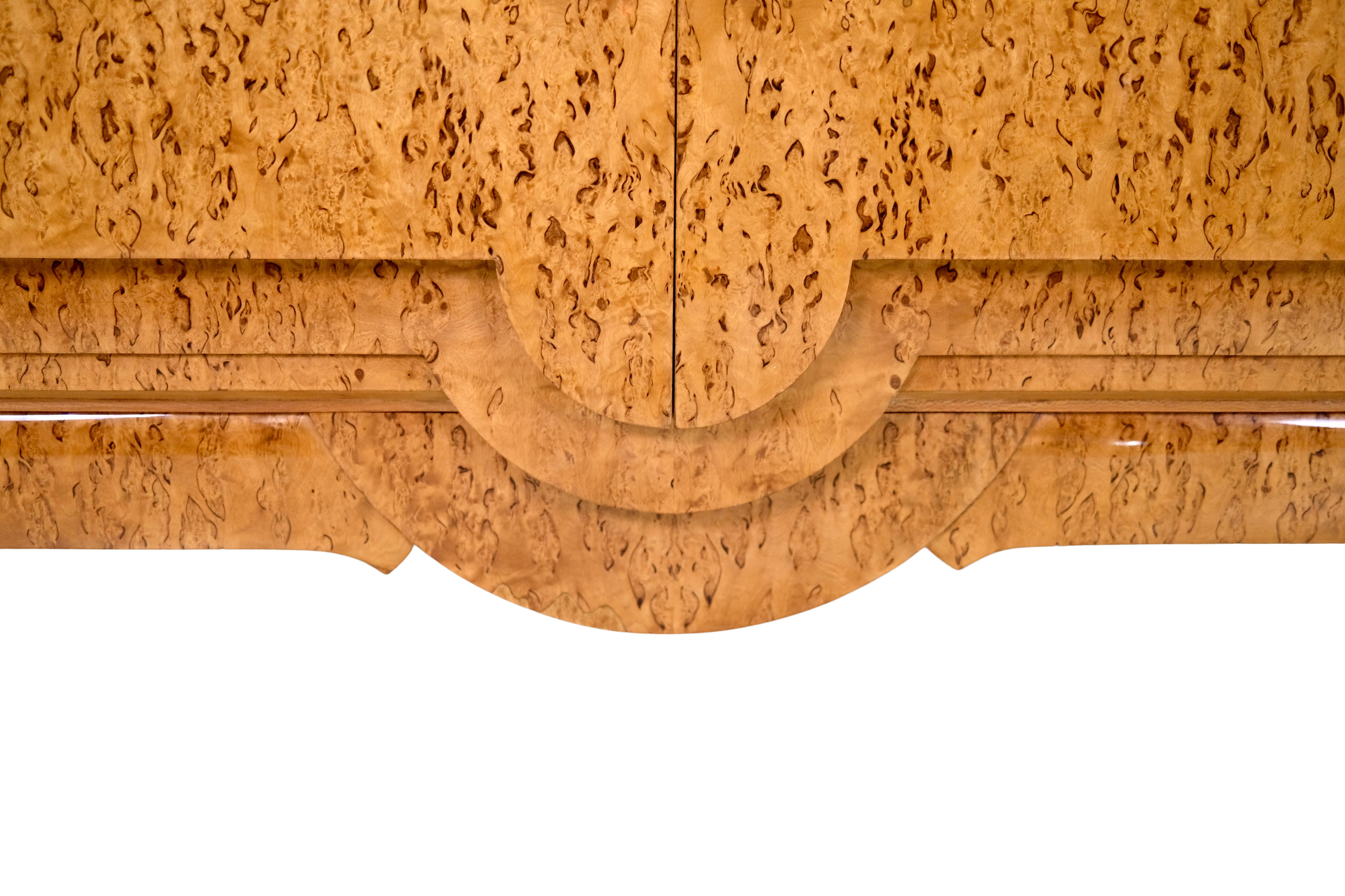 Curved hand polished Art Deco Sideboard in Birch Burl Wood with Brass Fittings For Sale 2
