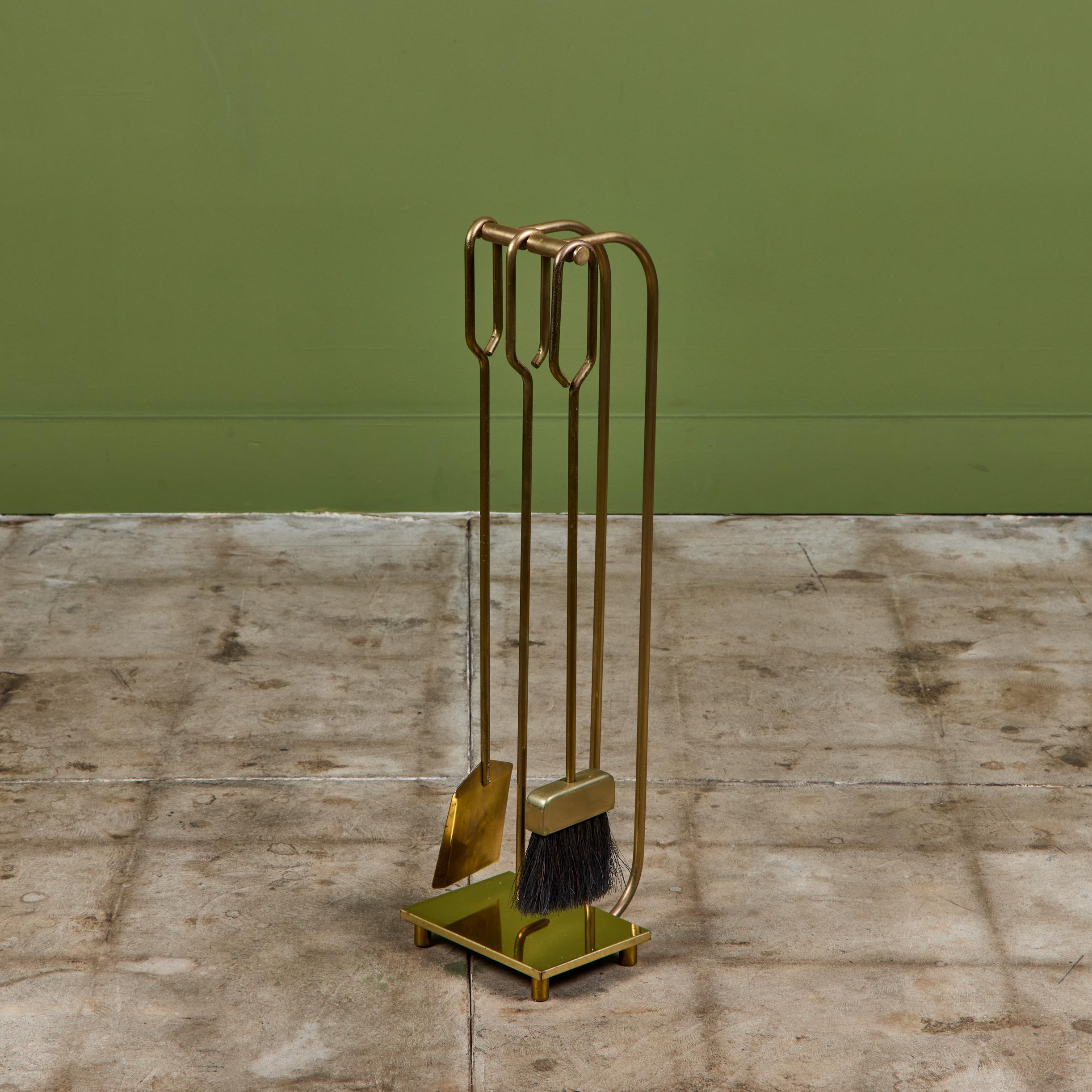Curved Handle Brass Fireplace Tool Set For Sale 3