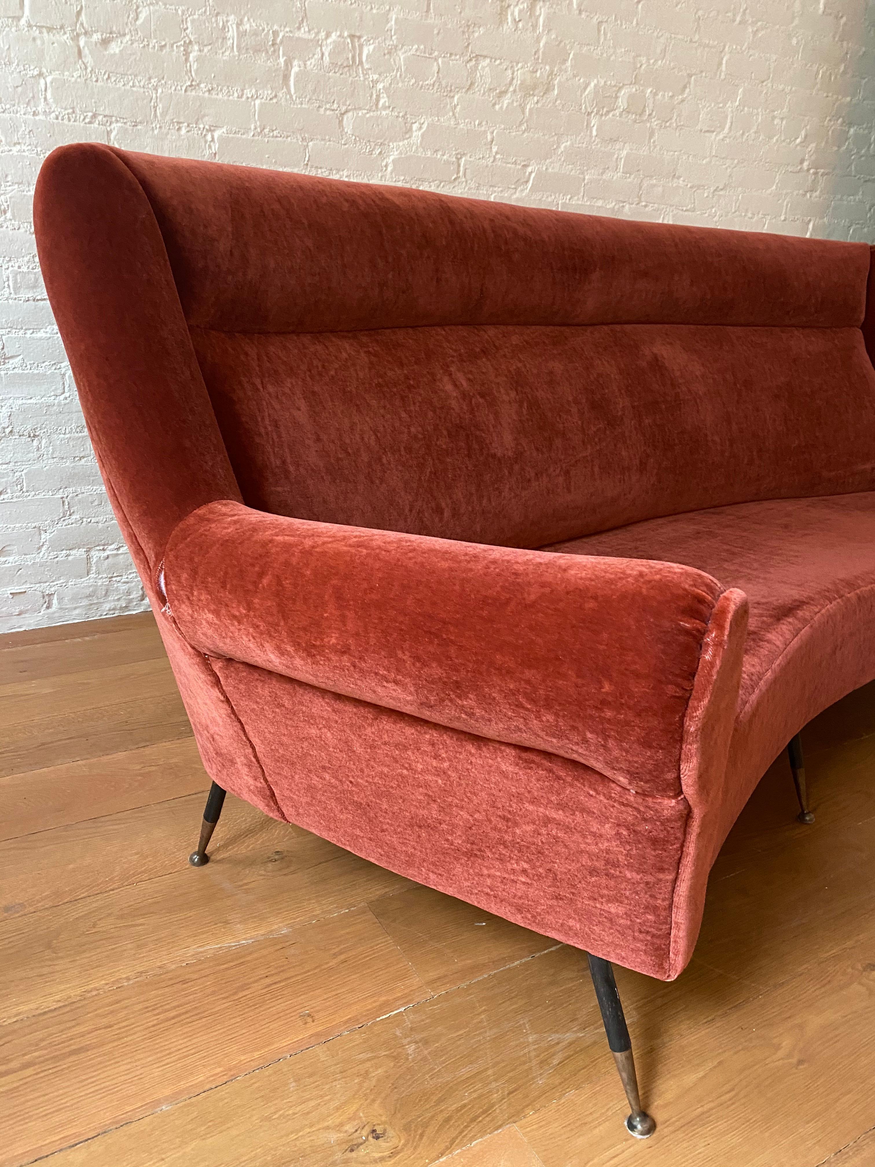 Curved Italian 1950s Sofa by Gigi Radice  In Good Condition In New York, NY