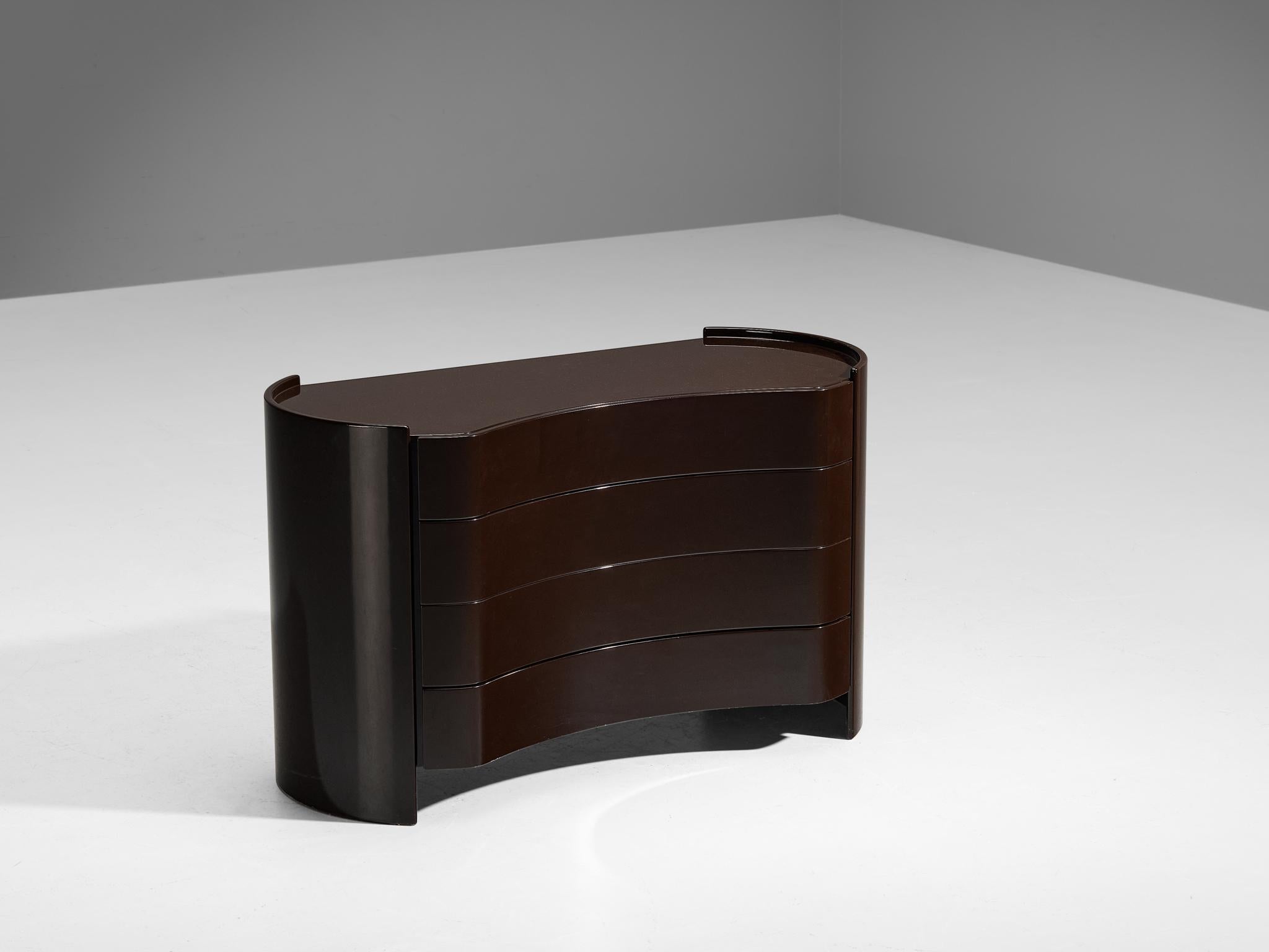 Benatti, chest of drawers model 'Aiace', lacquered wood, Italy, 1960s

Playful curved chest of drawers, created by Italian manufacturer Benatti in the 1960s. The striking cabinet is kidney-shaped and finished in high gloss black lacquer. The