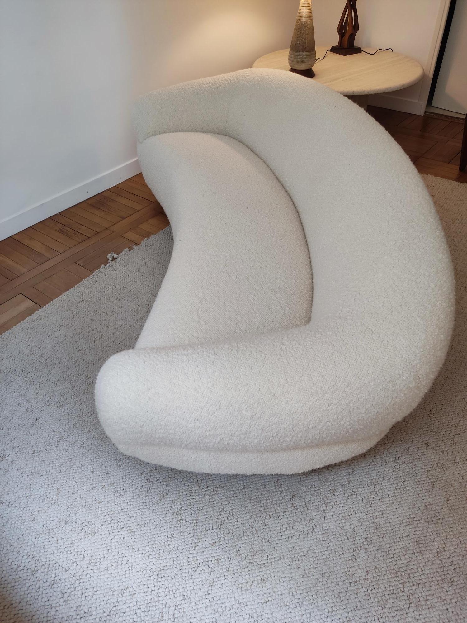 Mid-Century Modern curved Italian sofa - 60s  For Sale