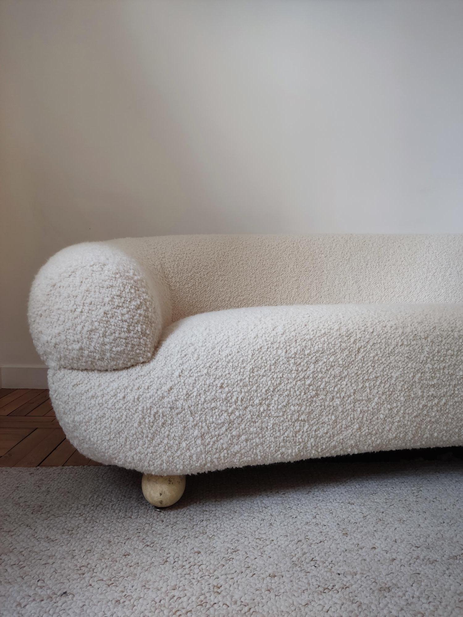 geschwungenes italienisches Sofa - 60er Jahre  im Zustand „Gut“ im Angebot in Paris, FR