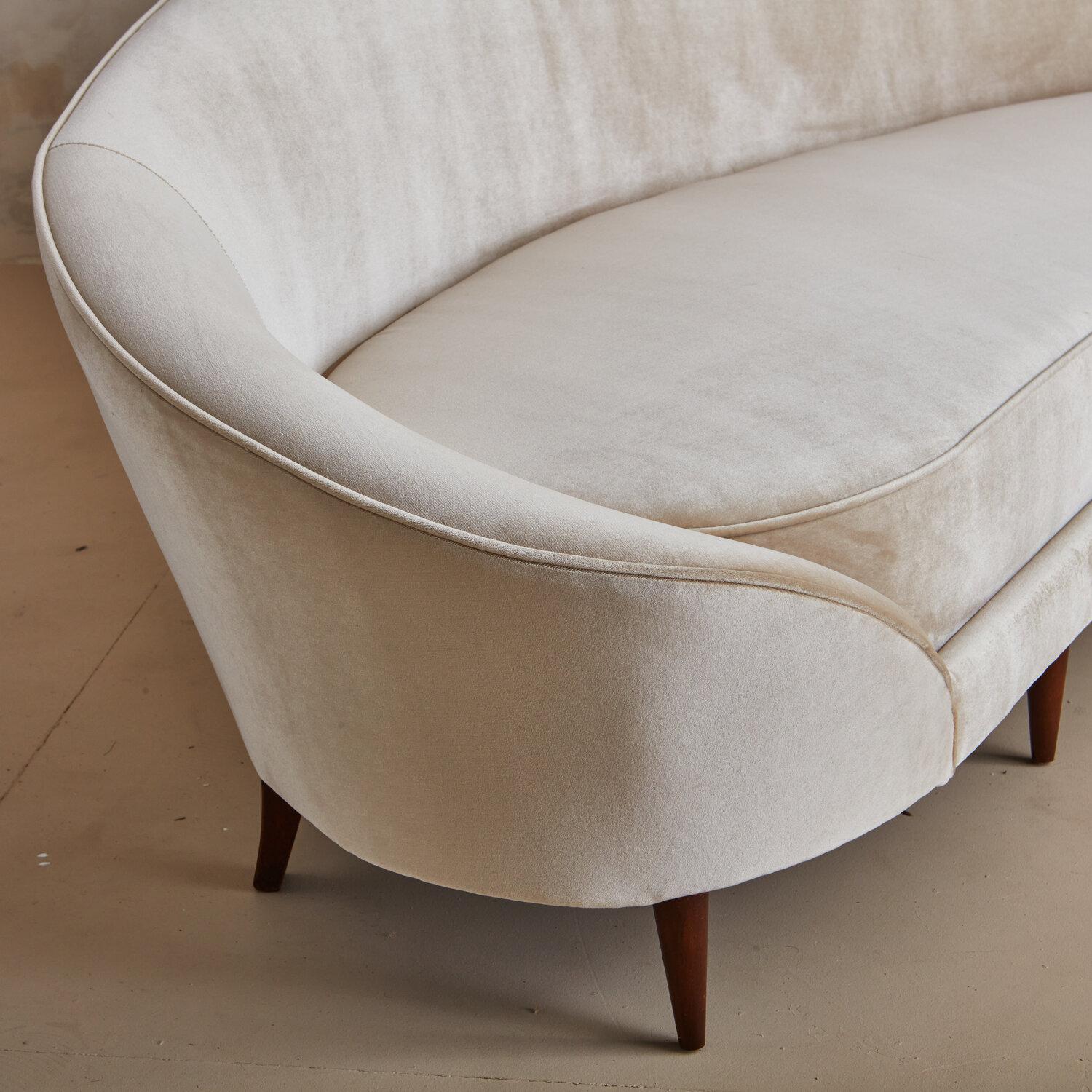 Curved Italian Sofa in a Champagne Velvet in the Manner of Federico Munari 4