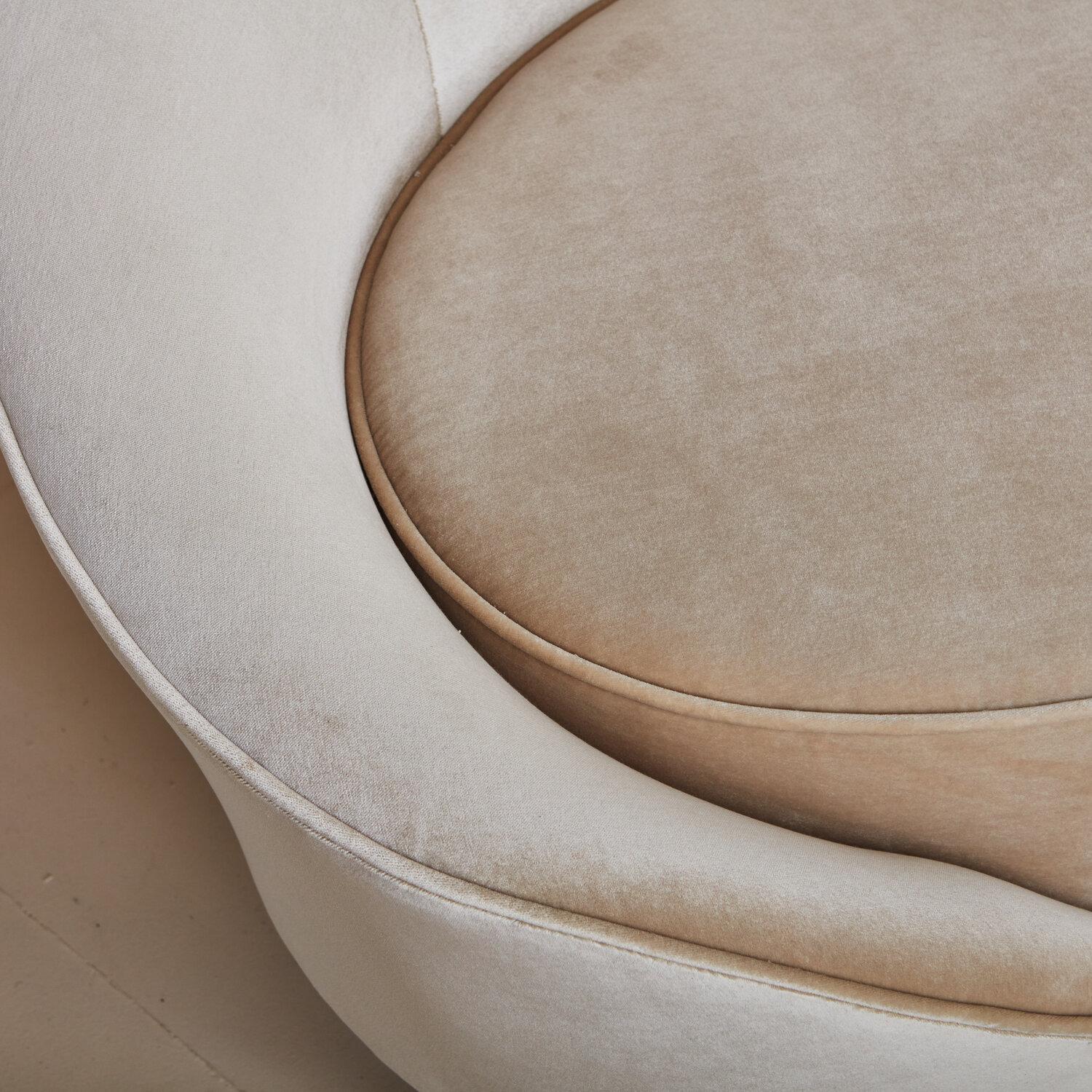 Curved Italian Sofa in a Champagne Velvet in the Manner of Federico Munari 5