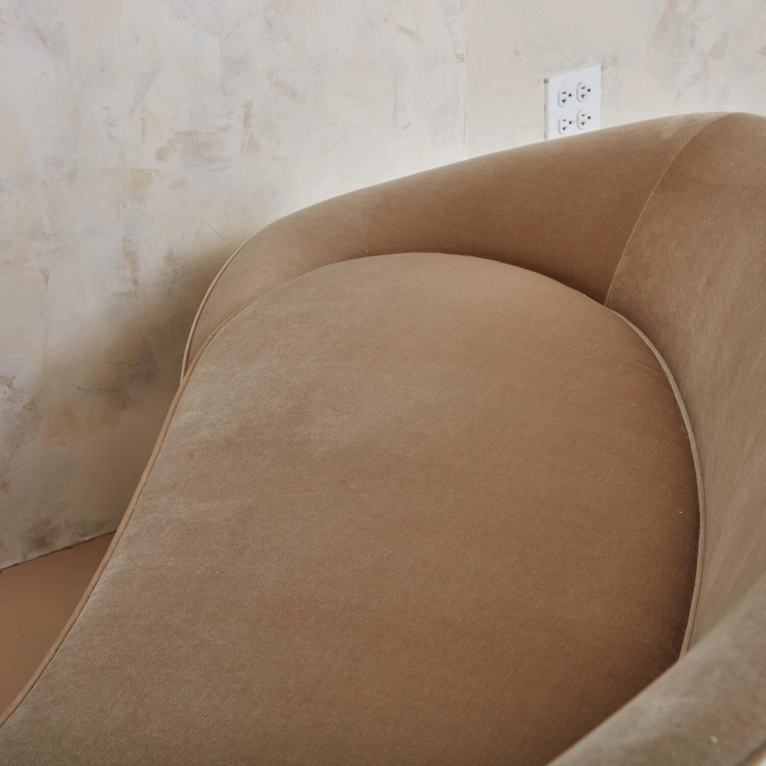 Curved Italian Sofa in a Champagne Velvet in the Manner of Federico Munari 7