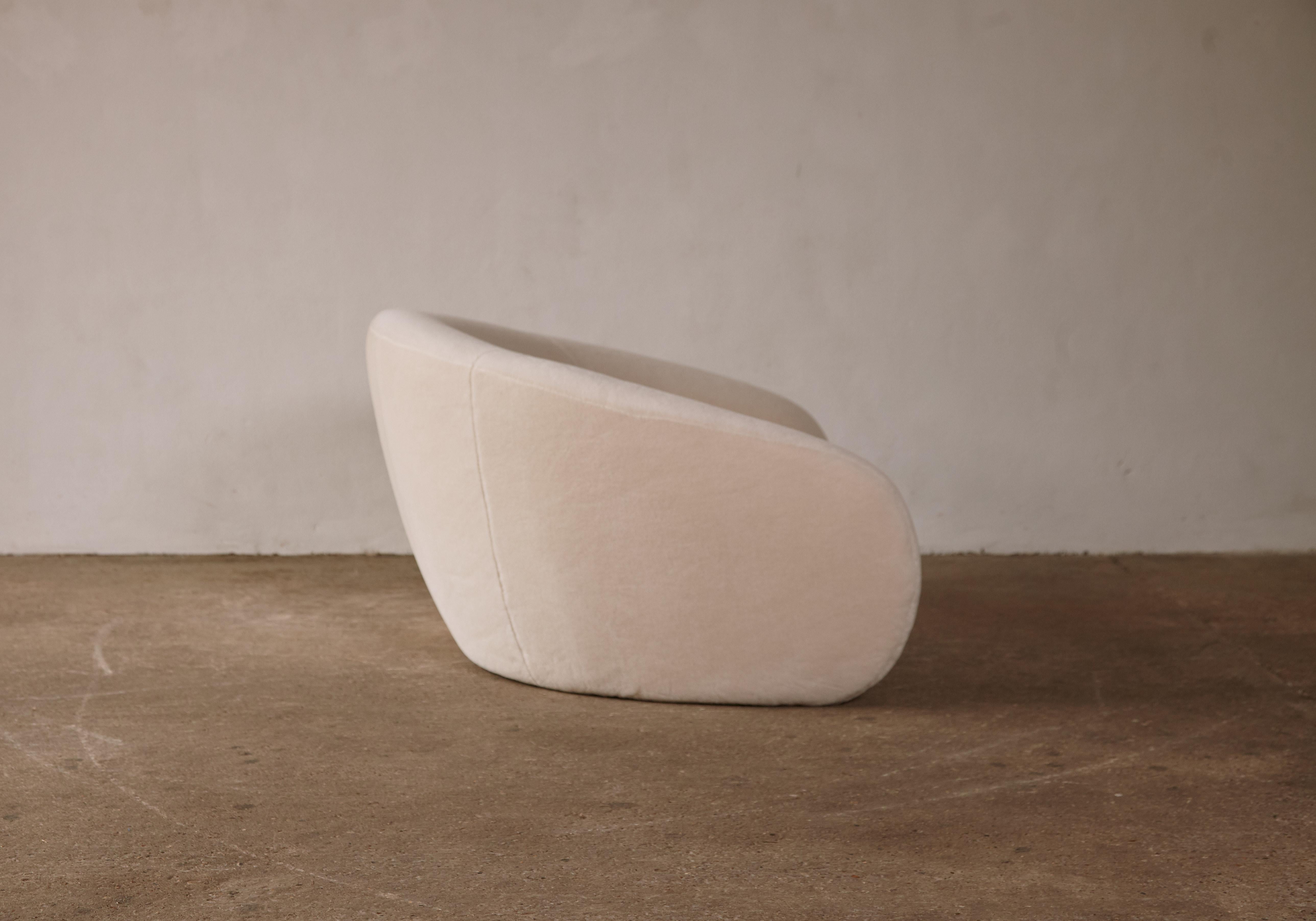 Curved Italian Sofa / Loveseat, Newly Upholstered in Alplaca, 1970s/1980s 3