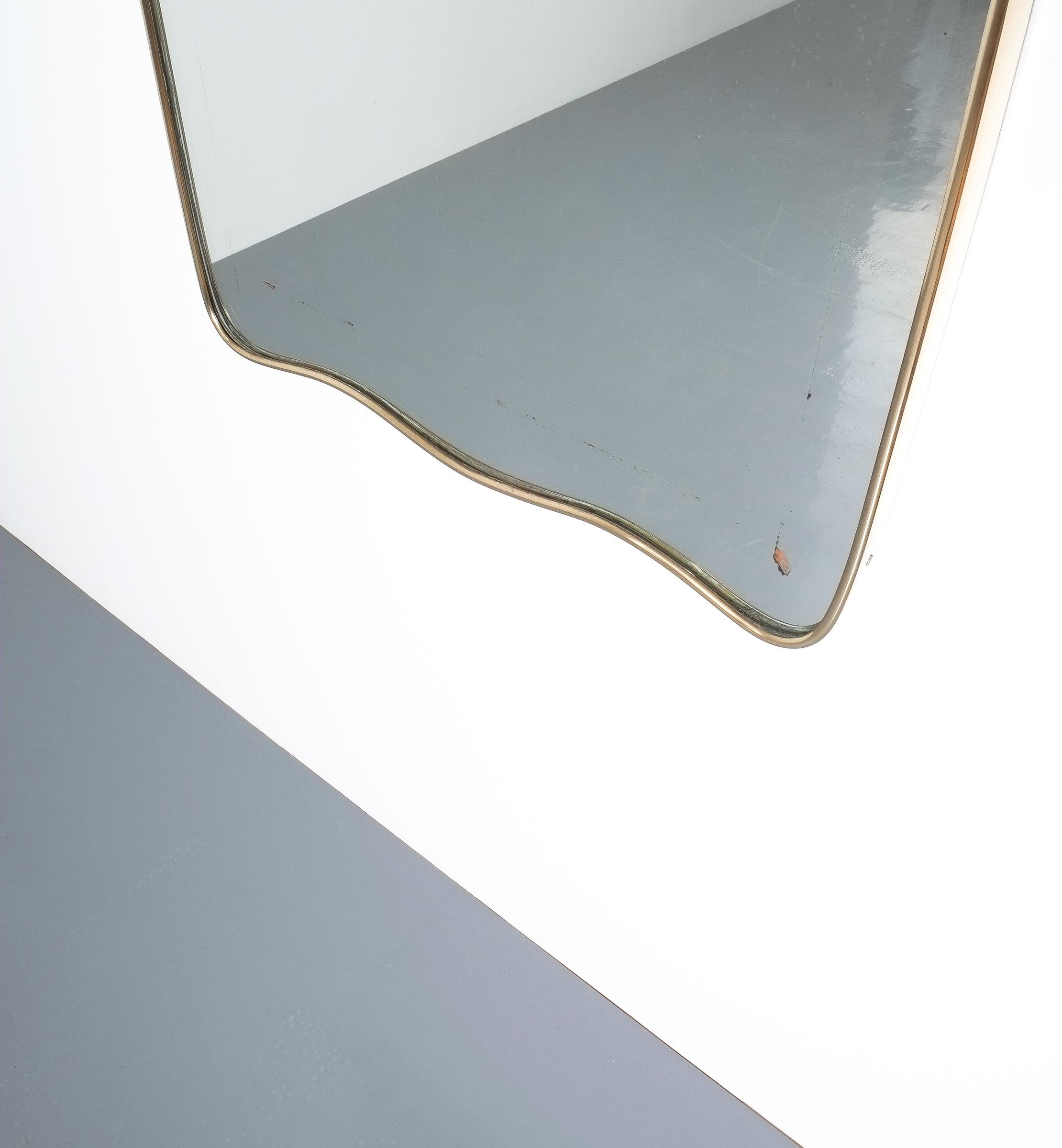 Mid-Century Modern Curved Italian Wall Mirror Minimal Brass Frame, Italy, Midcentury