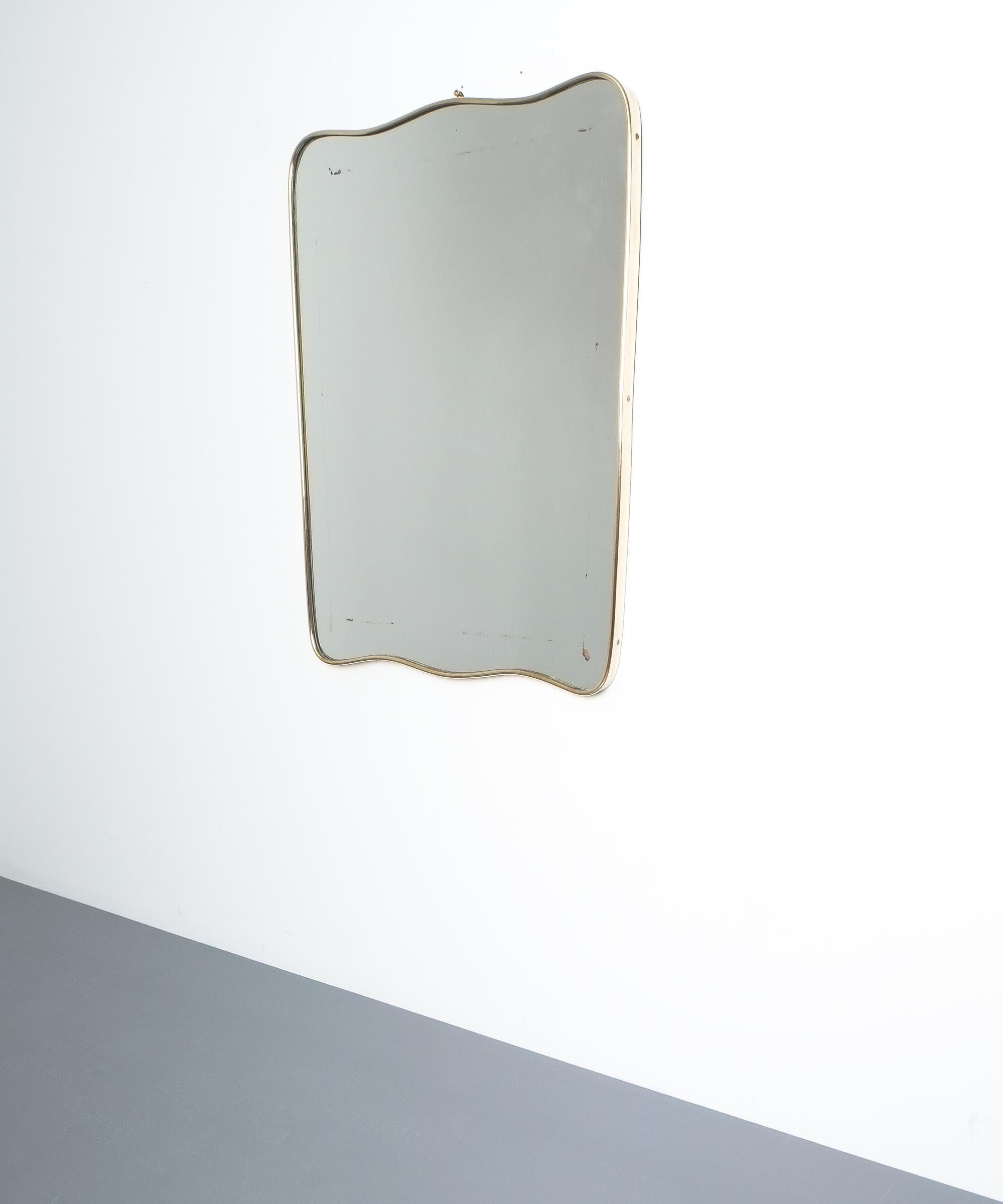 Curved Italian Wall Mirror Minimal Brass Frame, Italy, Midcentury 1