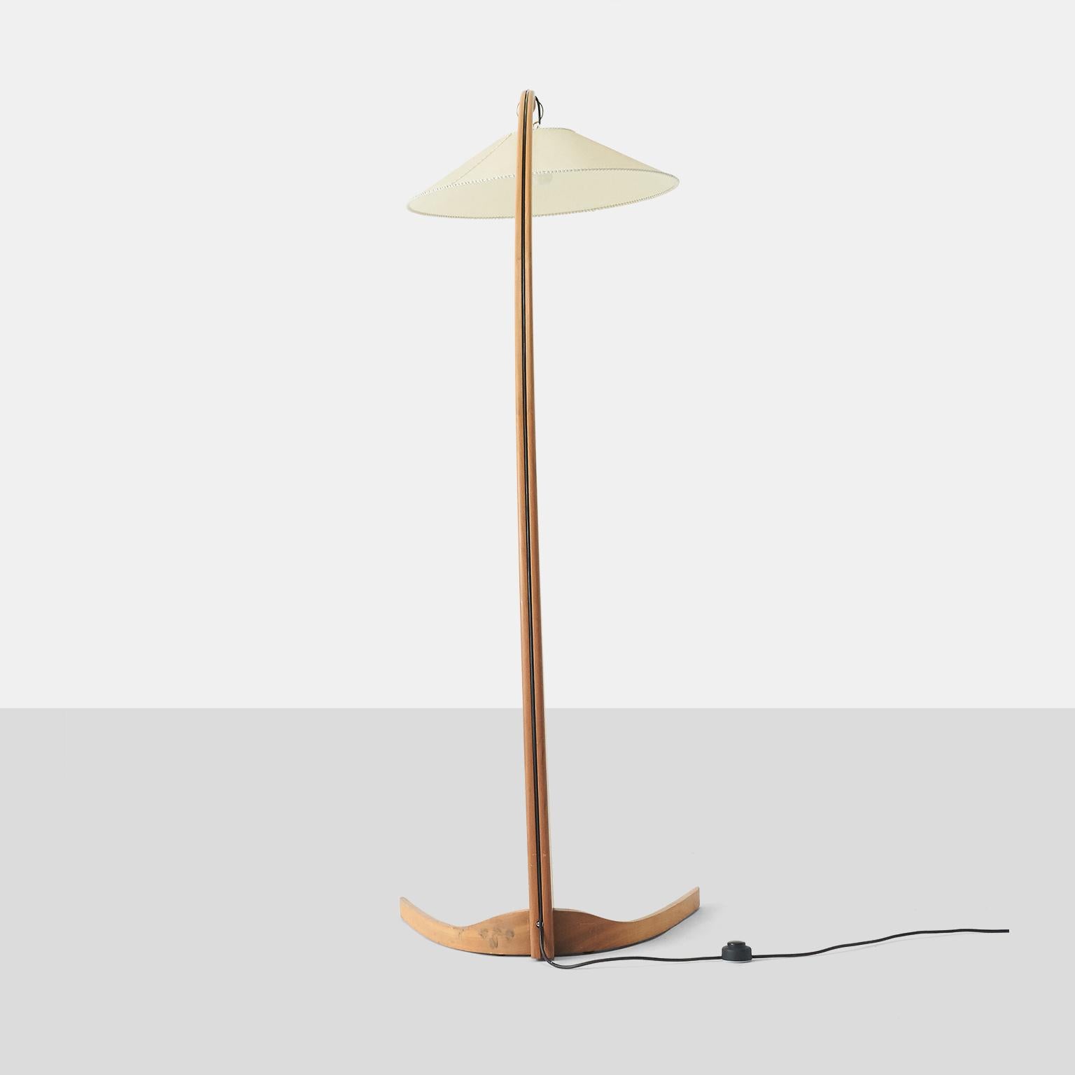 curved lamp