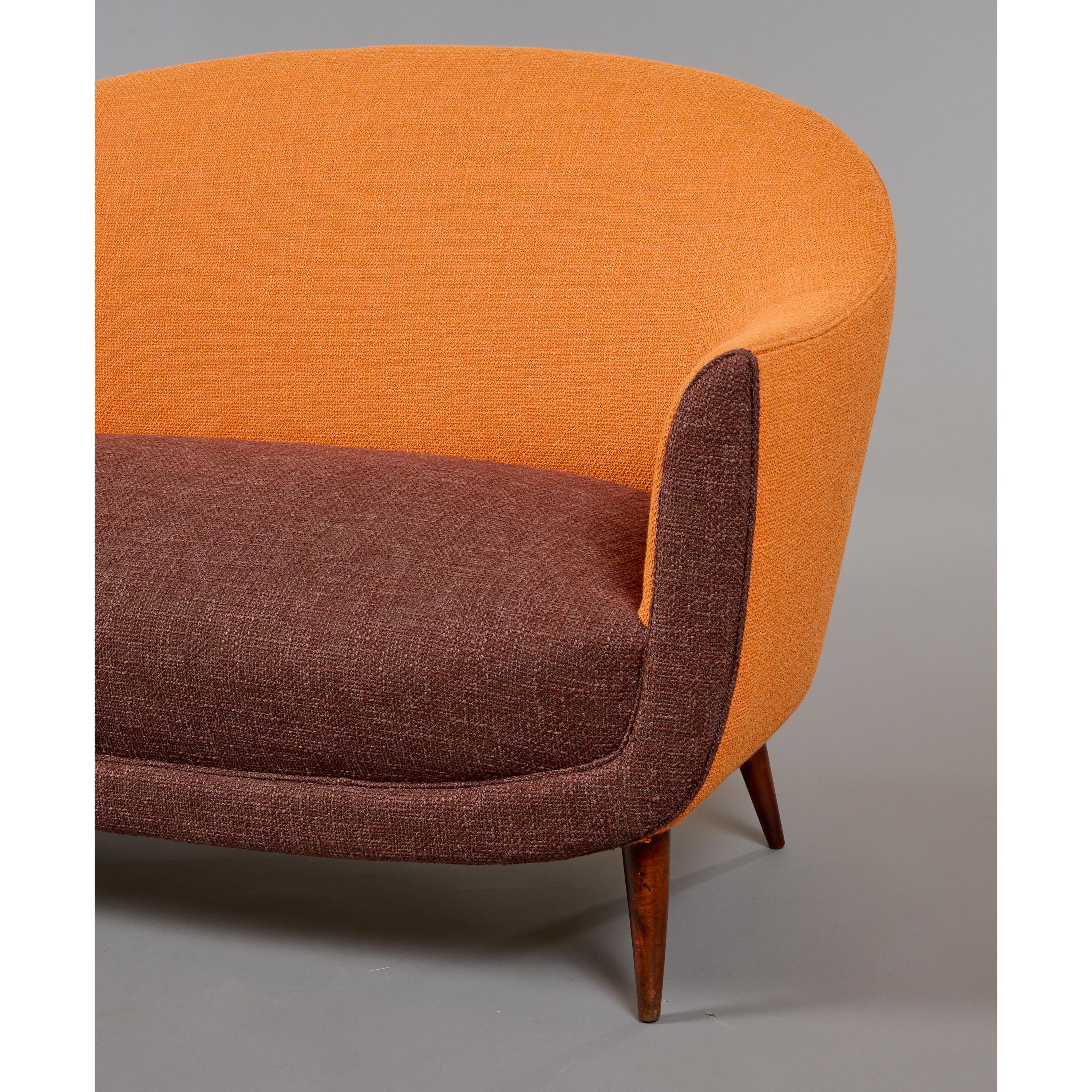 Curved ITSO Federico Munari Settee in Wood with Orange Upholstery, Italy 1950s  For Sale 4