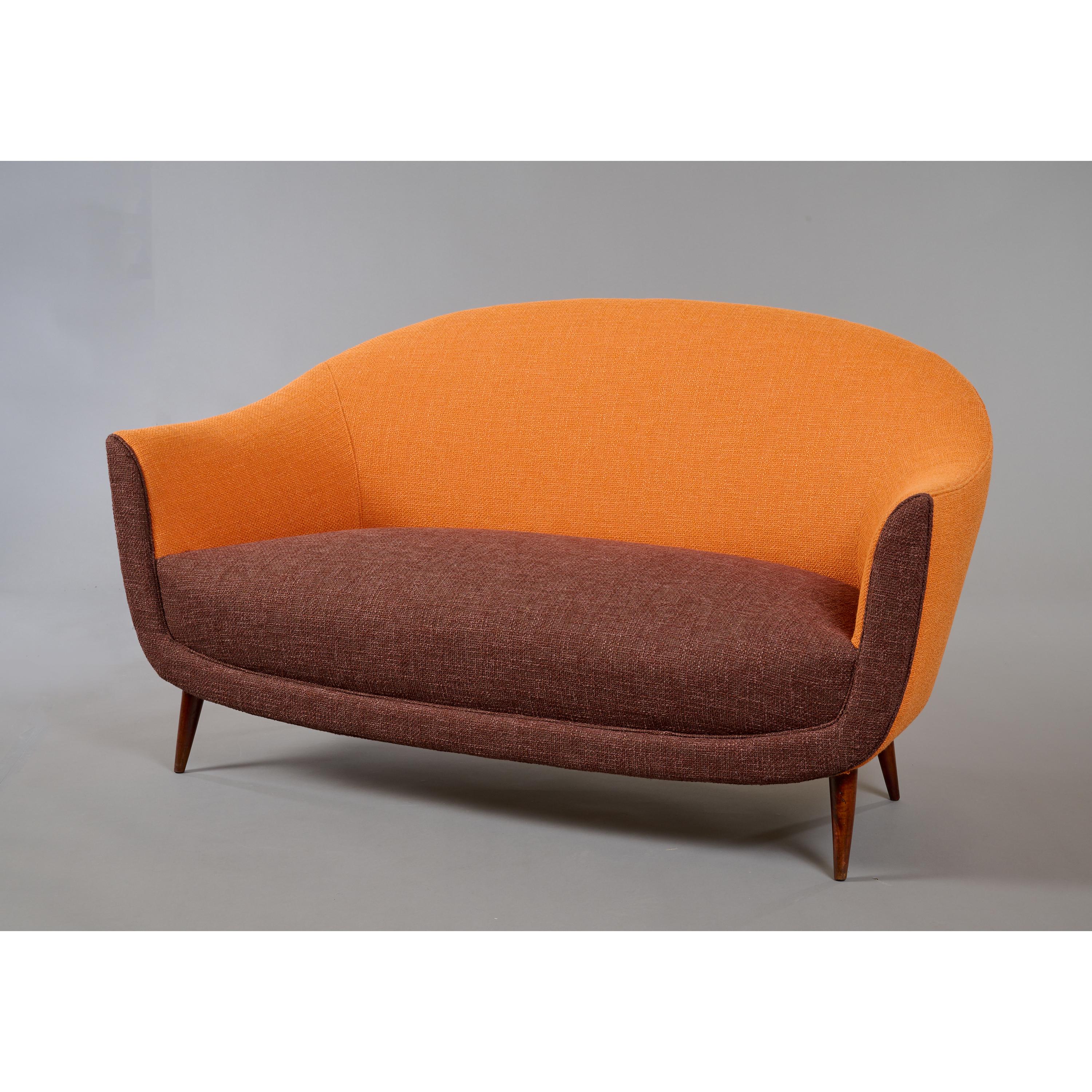 Italian Curved ITSO Federico Munari Settee in Wood with Orange Upholstery, Italy 1950s  For Sale