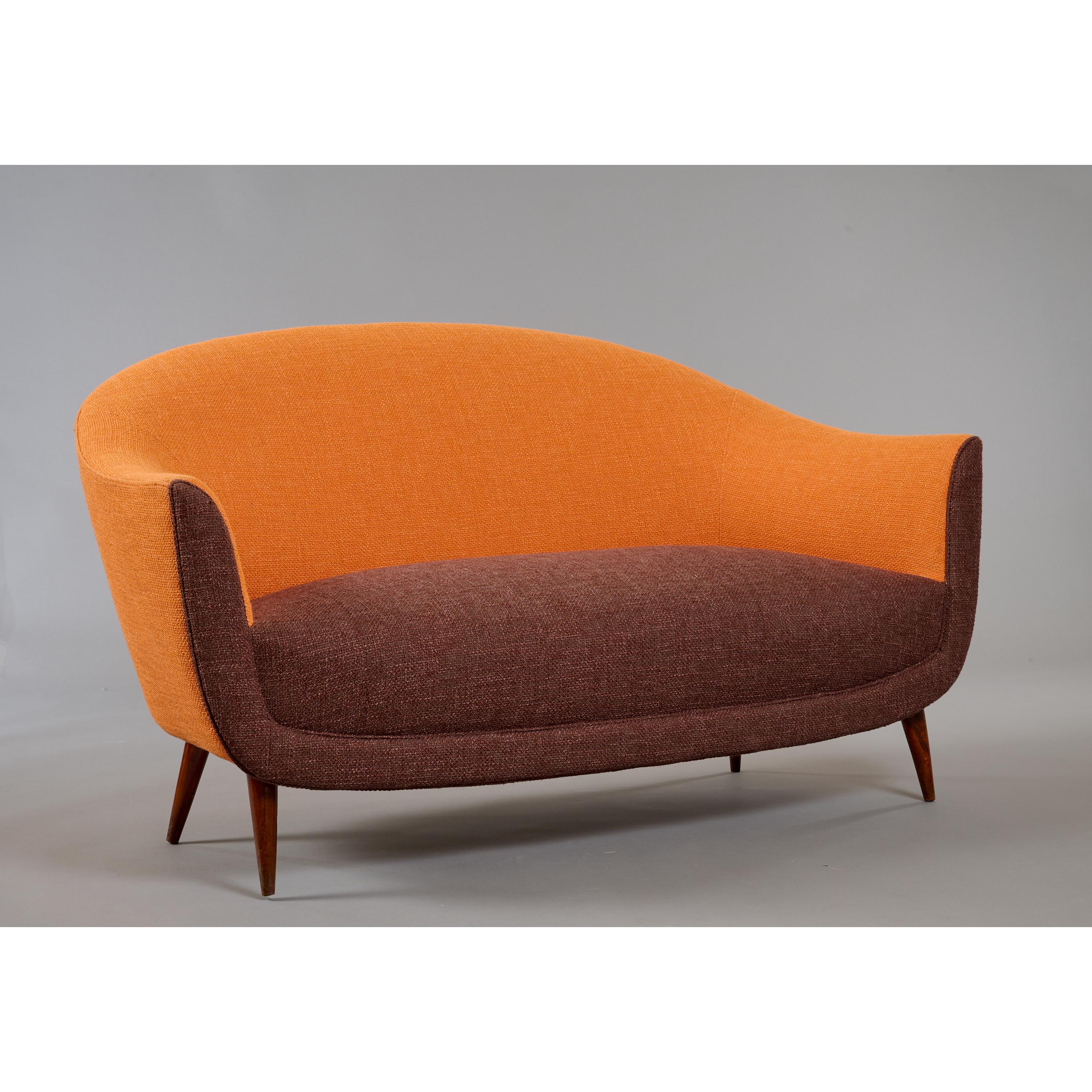 Mid-20th Century Curved ITSO Federico Munari Settee in Wood with Orange Upholstery, Italy 1950s  For Sale