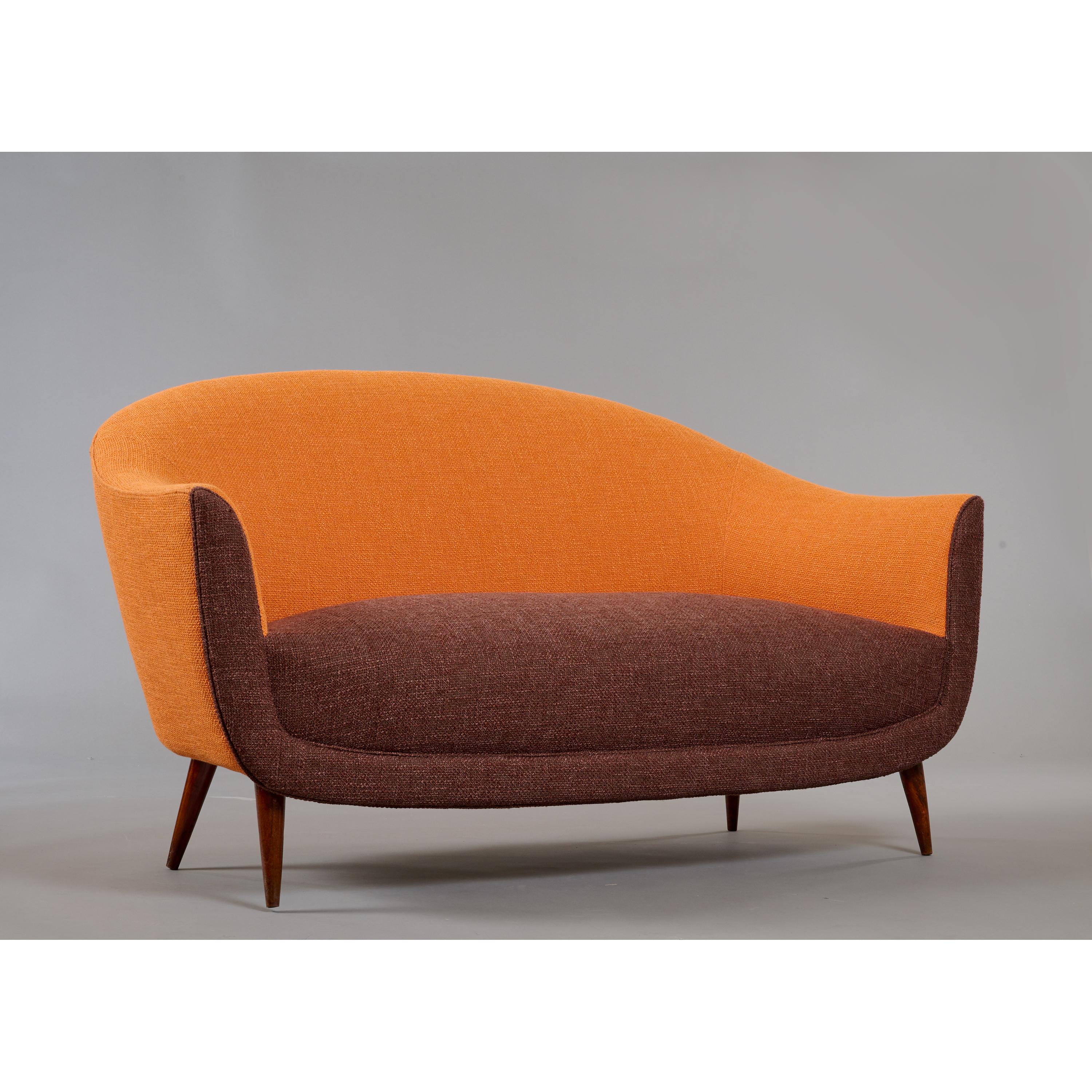 Curved ITSO Federico Munari Settee in Wood with Orange Upholstery, Italy 1950s  For Sale 3