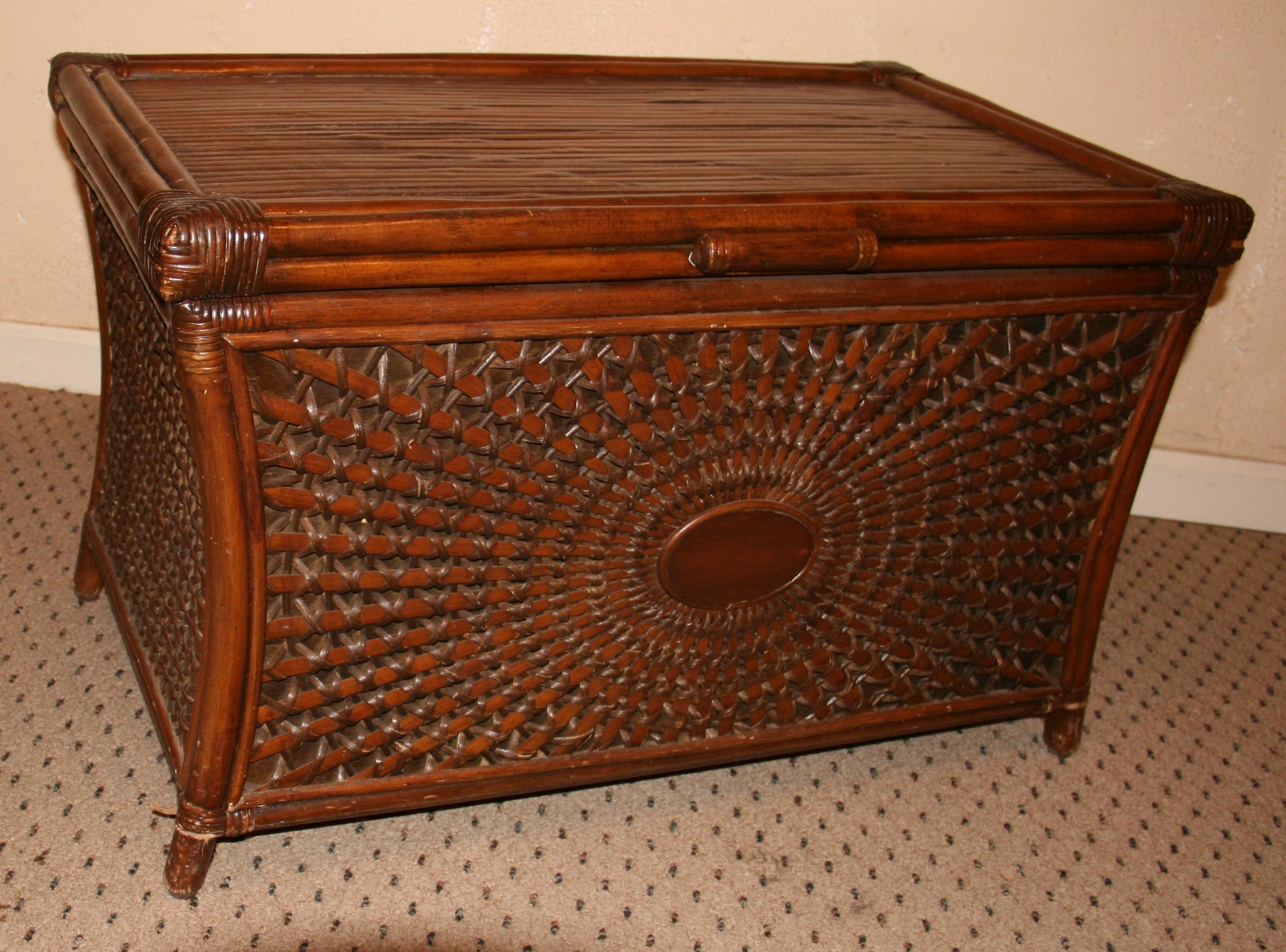 Curved Leg Bamboo and Wicker Storage Chest/Coffee Table/Blanket Chest 2