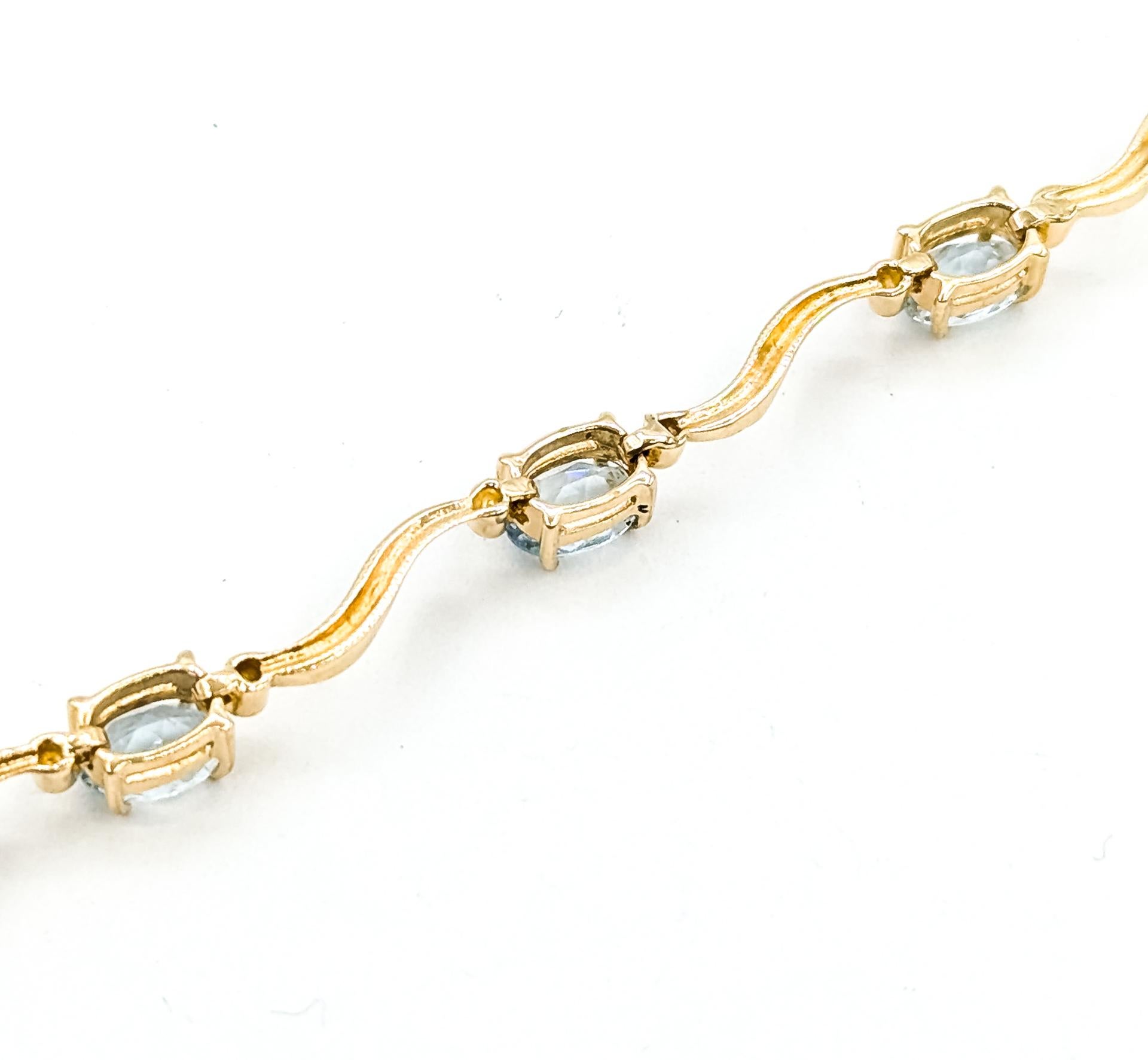 Bracciale con acquamarina a maglie curve in 14 carati in vendita 3