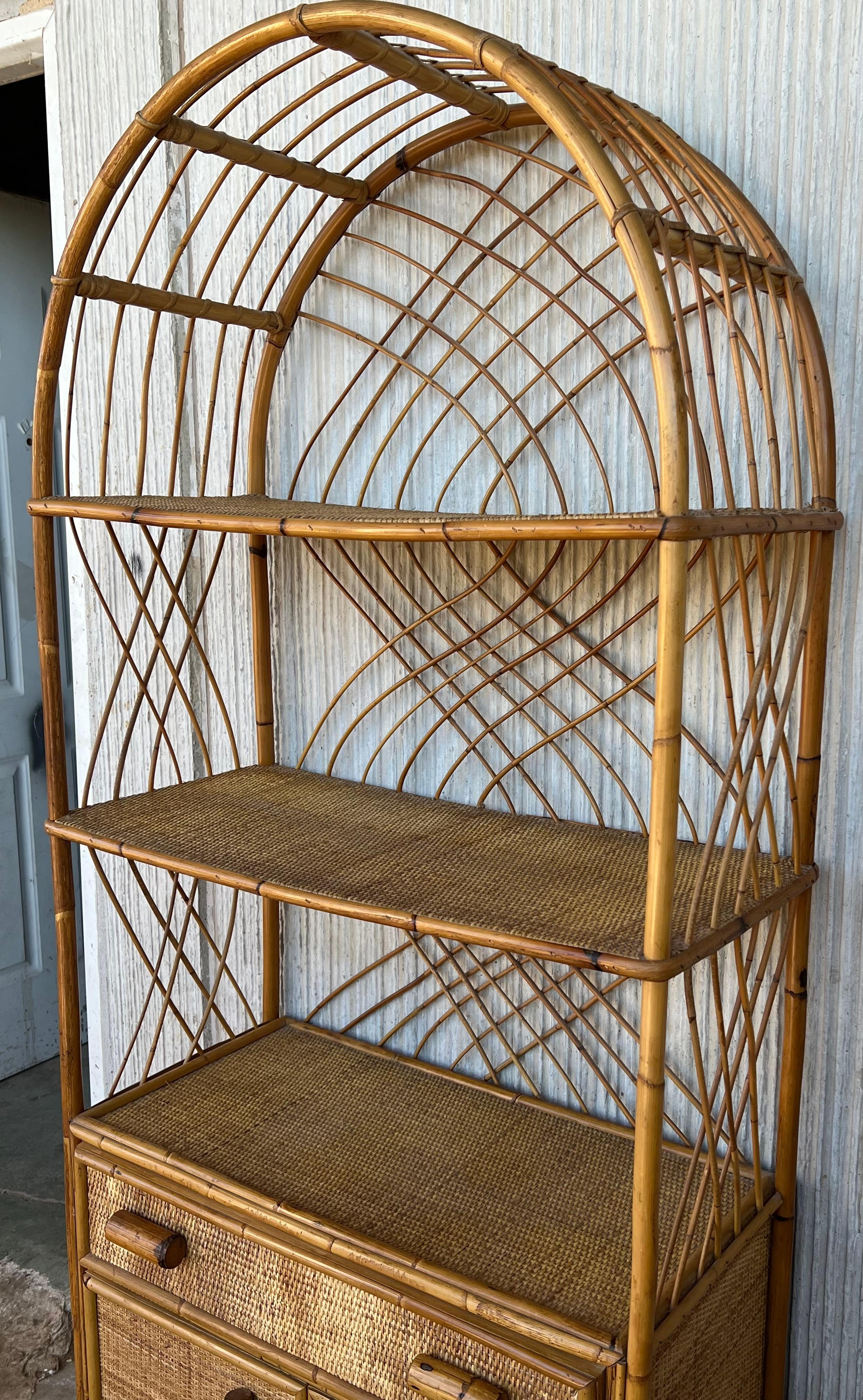 Curved Mid-Century Bookcase with Shelves and Doors in Bamboo Italian Design In Good Condition For Sale In Miami, FL